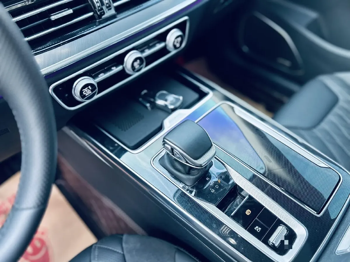 2023 HongQi HS5 2.0T 252HP L4 8AT,autocango,china used car exporter,china ev exporter,chinese used car exporter,chinese used ev exporter