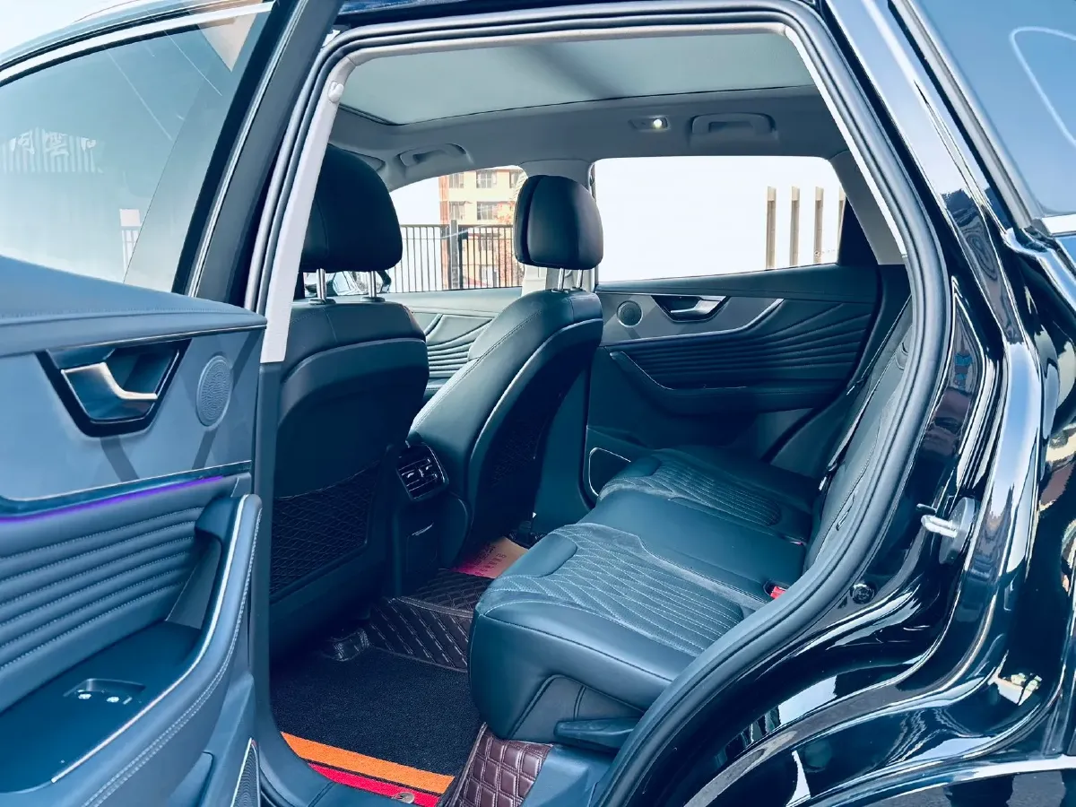 2023 HongQi HS5 2.0T 252HP L4 8AT,autocango,china used car exporter,china ev exporter,chinese used car exporter,chinese used ev exporter