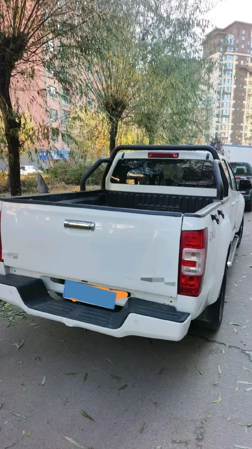 2023 Isuzu Jim 2.4L 158HP L4 5MT,autocango,china used car exporter,china ev exporter,chinese used car exporter,chinese used ev exporter
