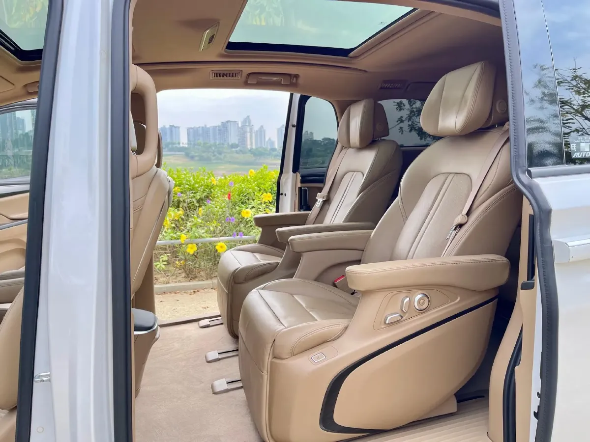 2020 Buick GL8 2.0T 237HP L4 9AT,autocango,china used car exporter,china ev exporter,chinese used car exporter,chinese used ev exporter