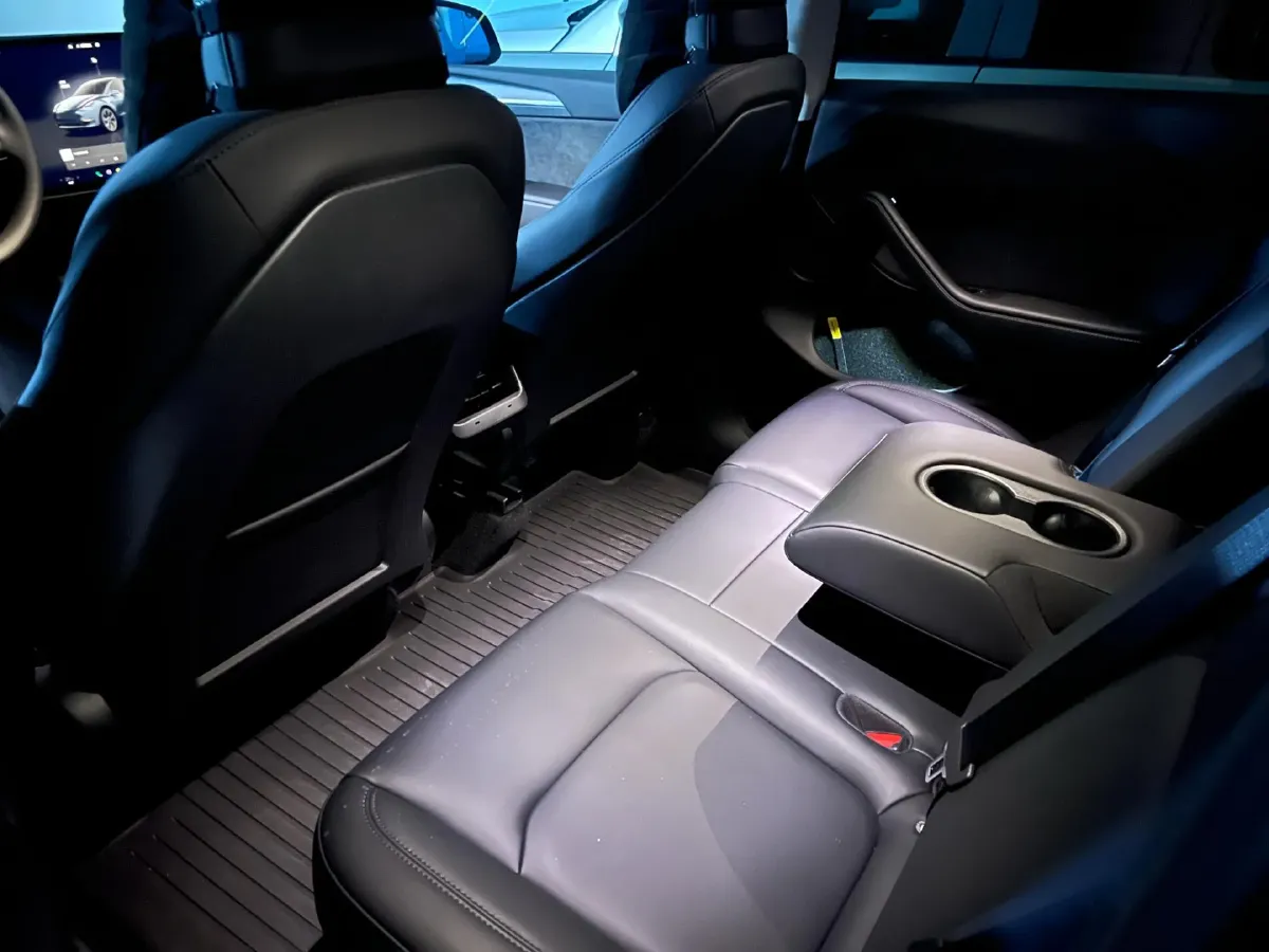 2024 Tesla Model Y BEV 78.4KWH,autocango,china used car exporter,china ev exporter,chinese used car exporter,chinese used ev exporter