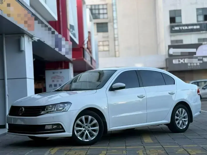 2017 VOLKSWAGEN LAVIDA view 1