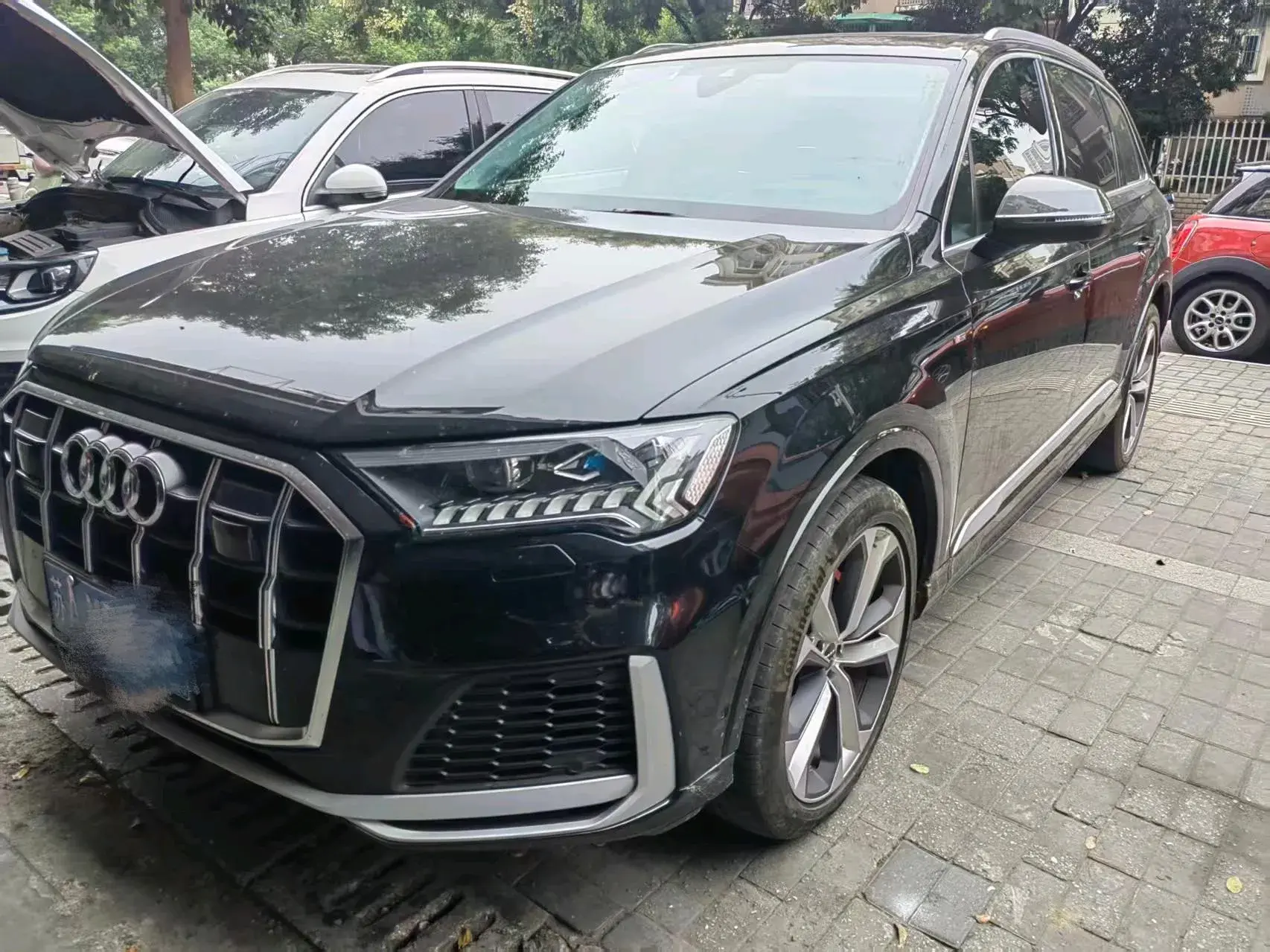 2023 AUDI Q7 view 1