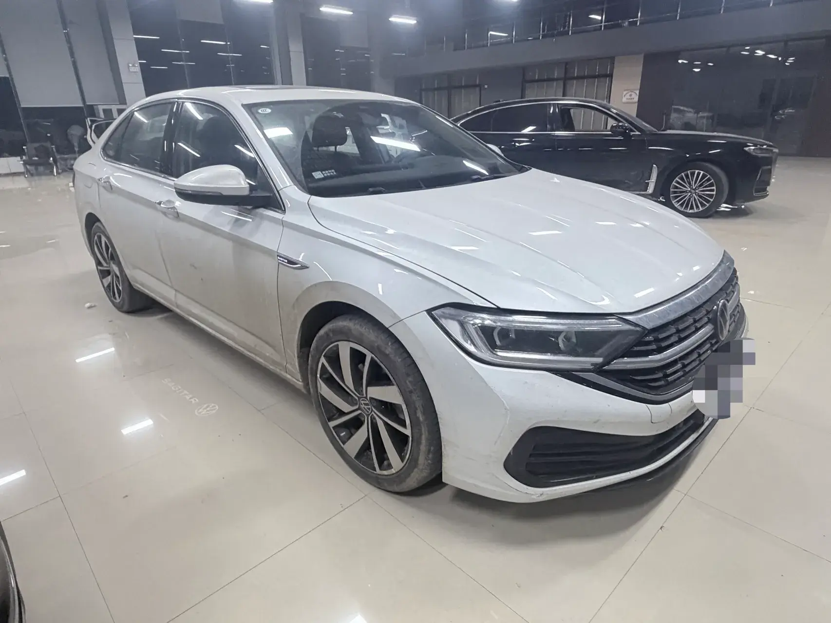 2023 VOLKSWAGEN SAGITAR thumbnail 3