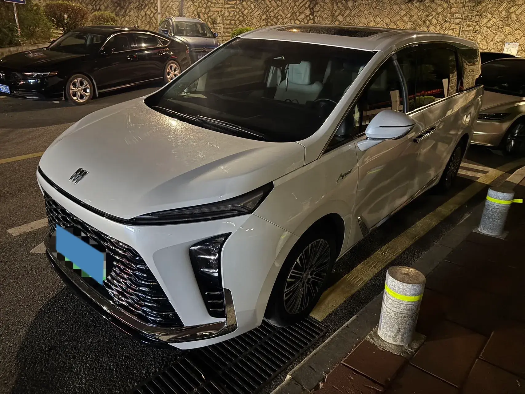 2024 BUICK GL8 view 1