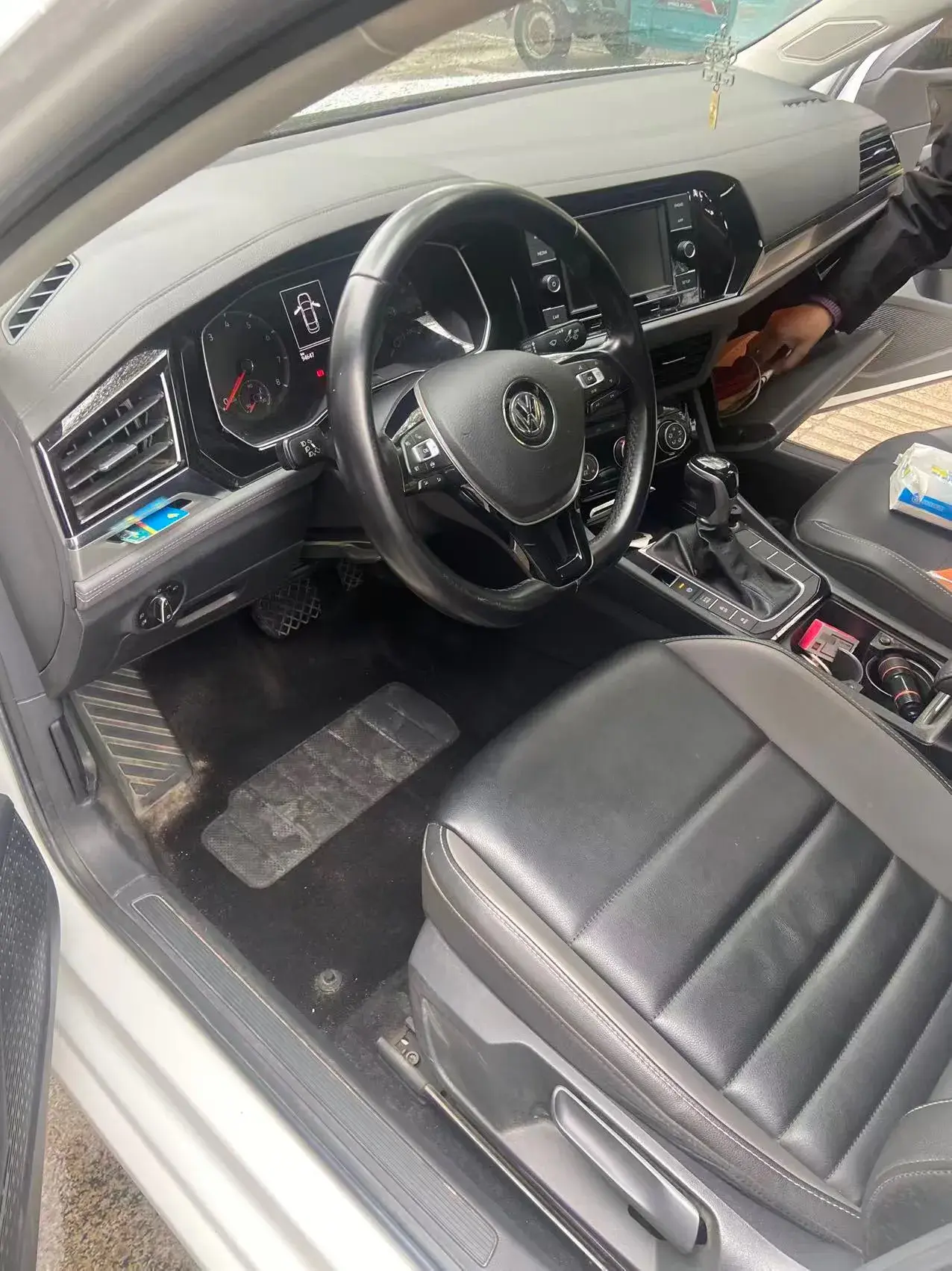 2019 VOLKSWAGEN SAGITAR thumbnail 2