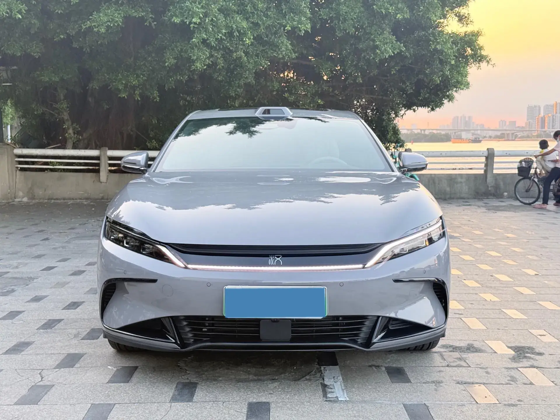 2025 BYD HAN thumbnail 2