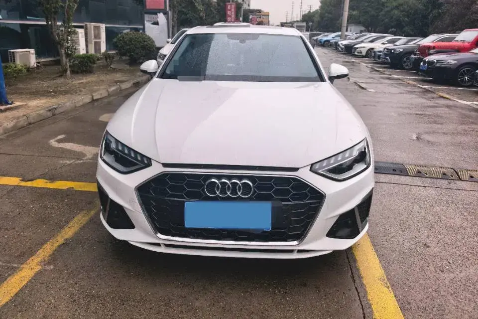 2020 AUDI A4L thumbnail 2