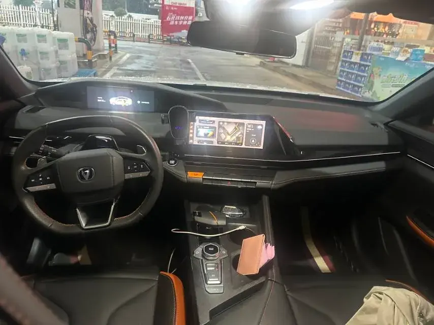 2023 CHANGAN UNI-V thumbnail 3