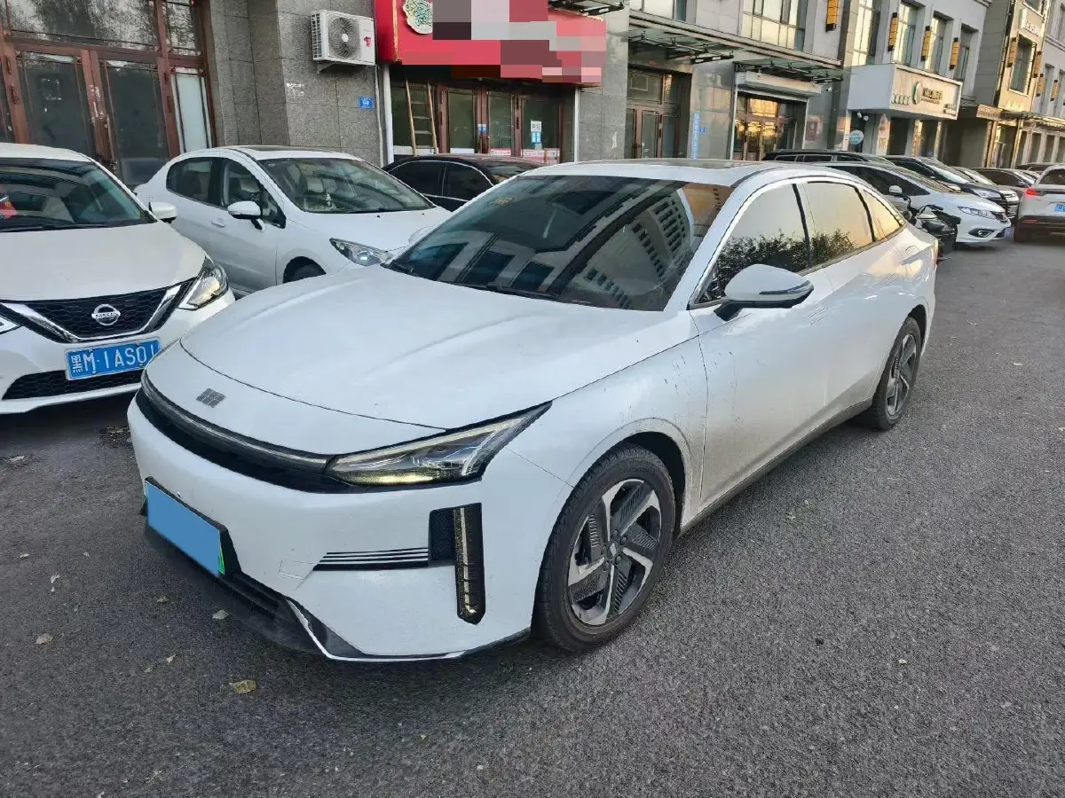 2024 Geely Galaxy L6 1.5T 163HP L4 3DHT PHEV