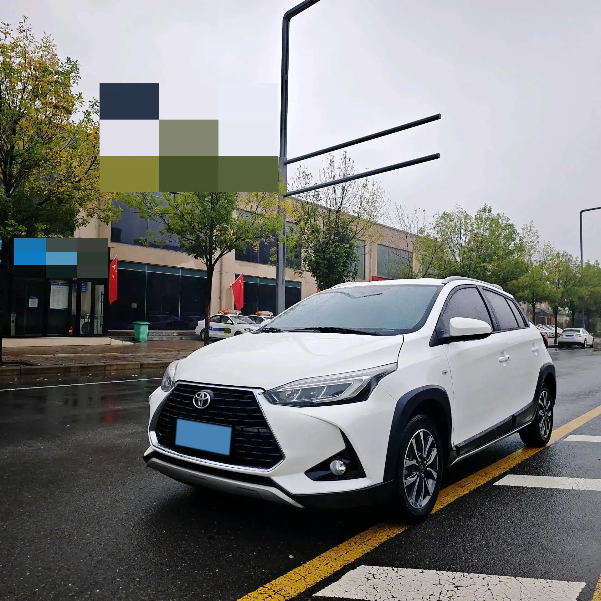 2022 TOYOTA YARIS view 1