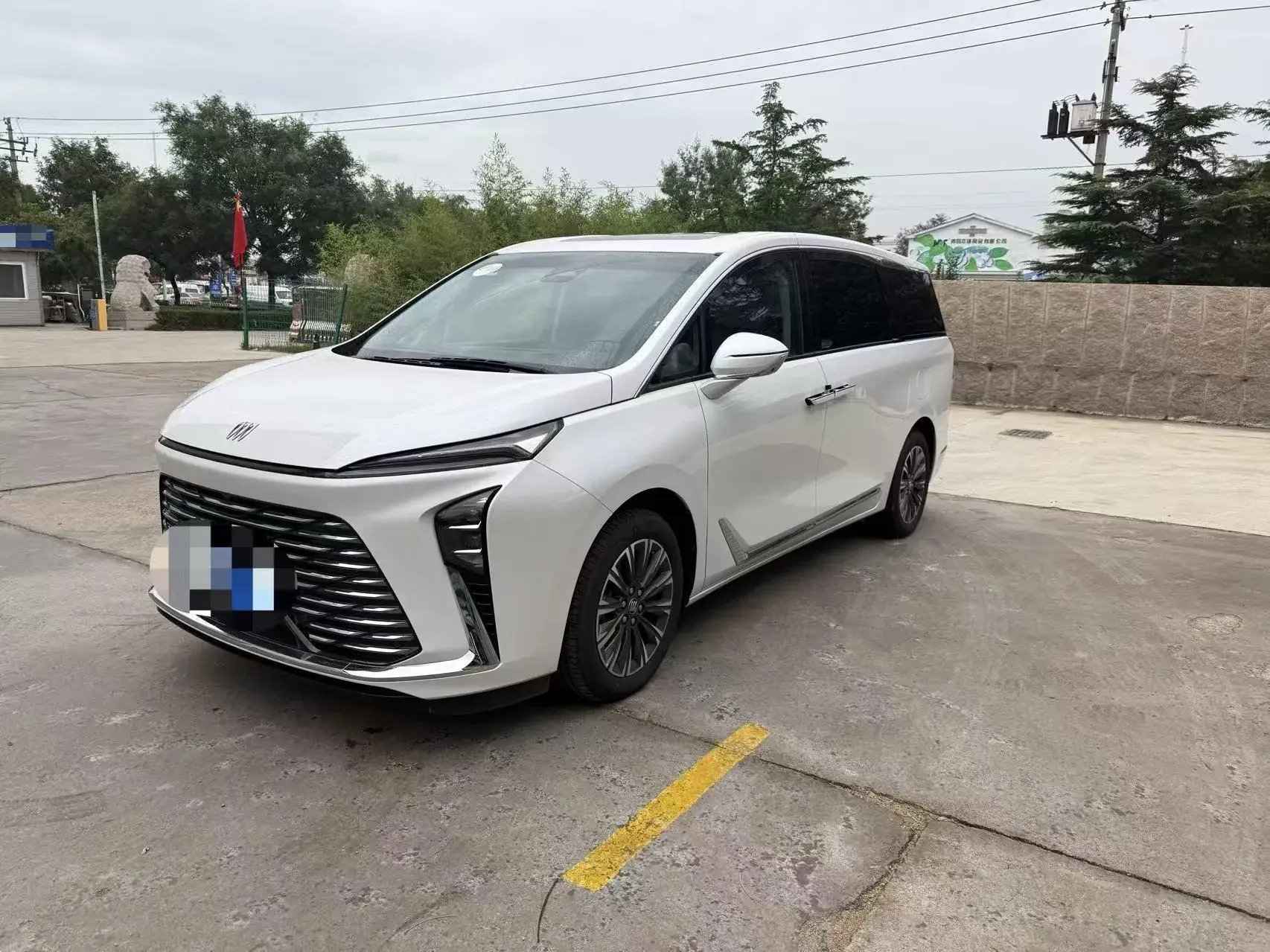 2025 BUICK GL8 view 1