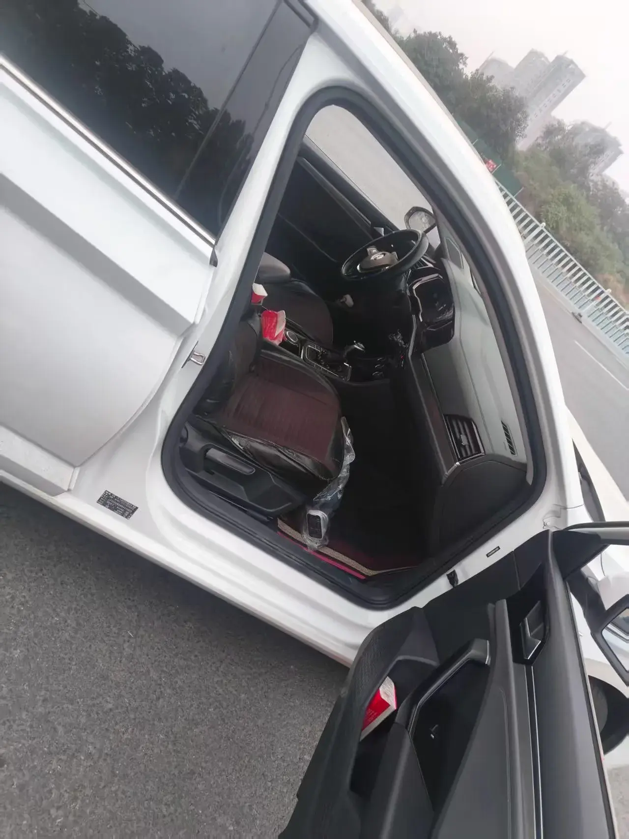 2022 VOLKSWAGEN SAGITAR thumbnail 4