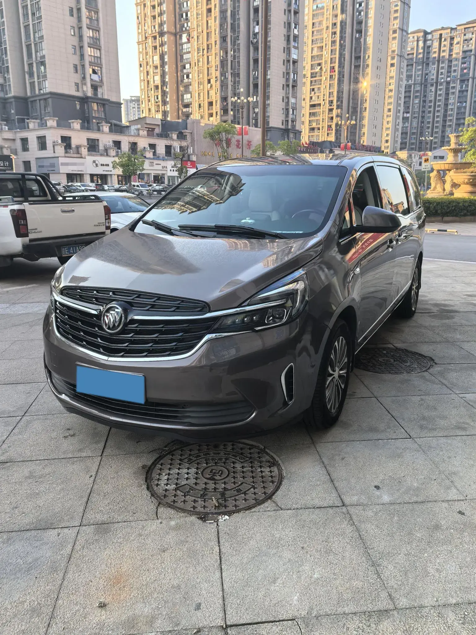 2021 BUICK GL8 view 1