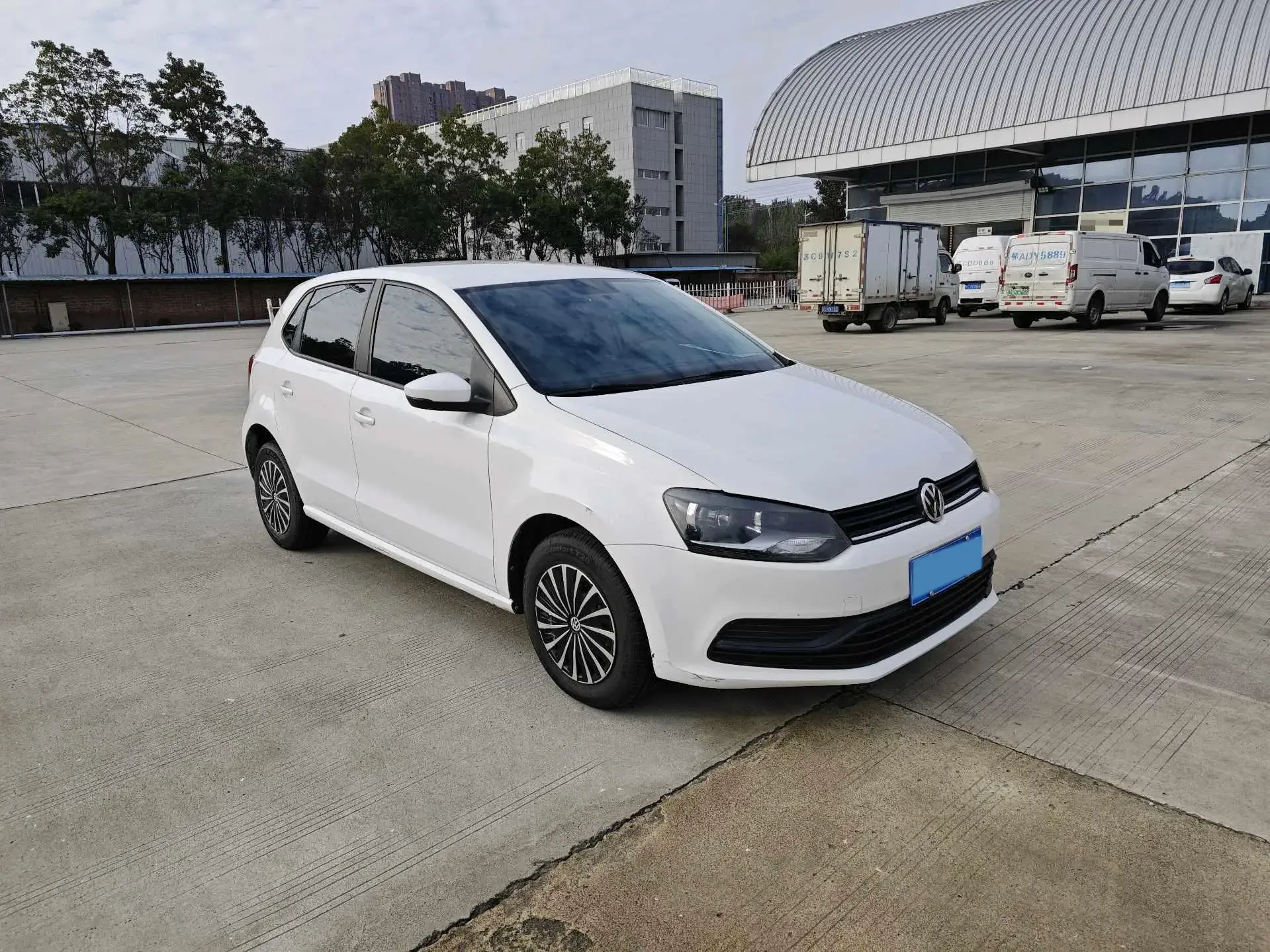 2016 VOLKSWAGEN POLO thumbnail 2