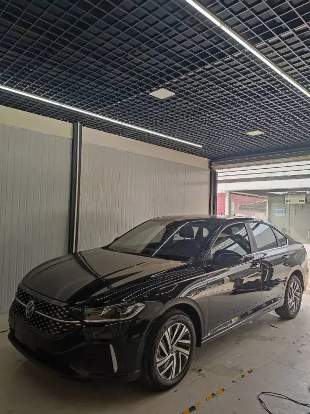 2023 VOLKSWAGEN LAVIDA view 1