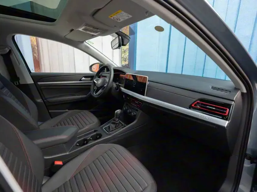 2023 VOLKSWAGEN LAVIDA thumbnail 4