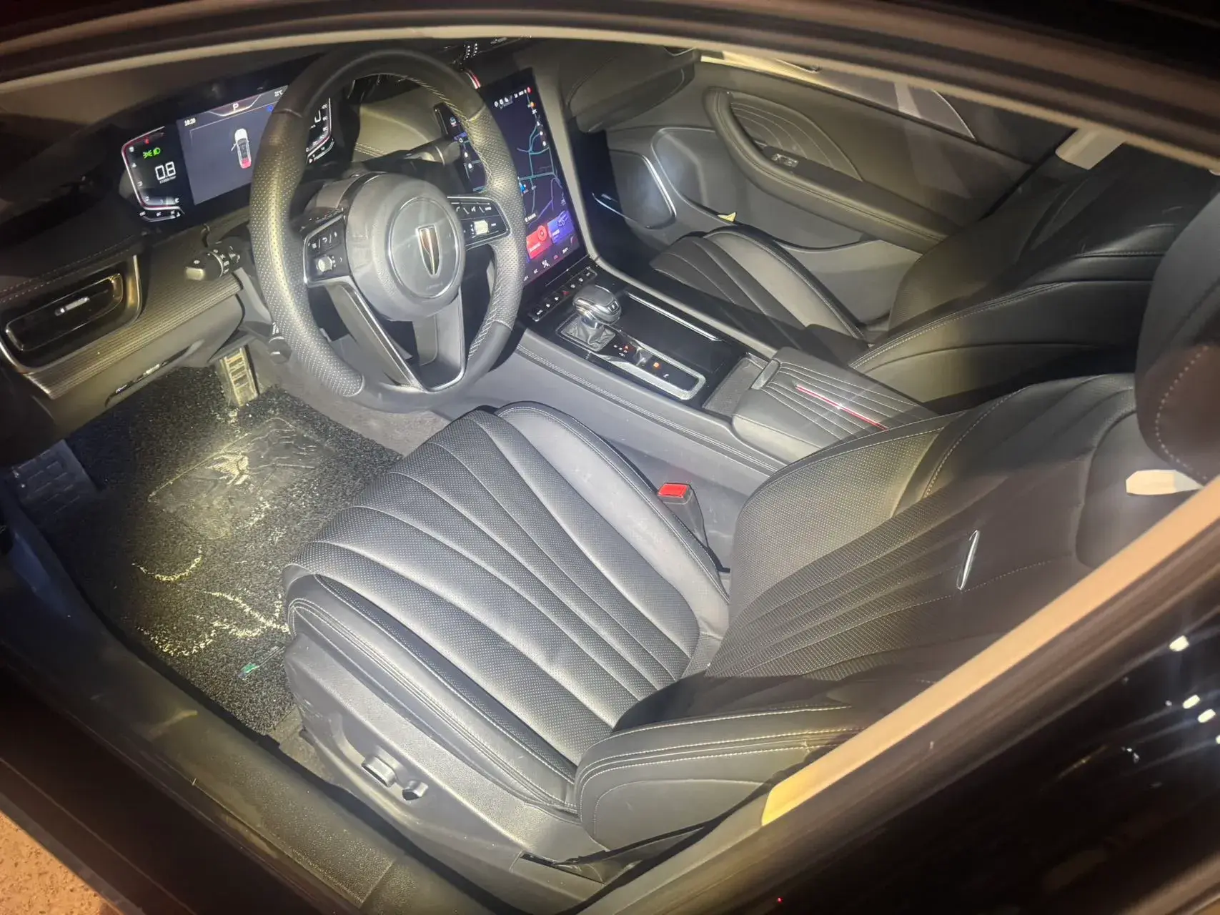 2023 HONGQI H5 thumbnail 3