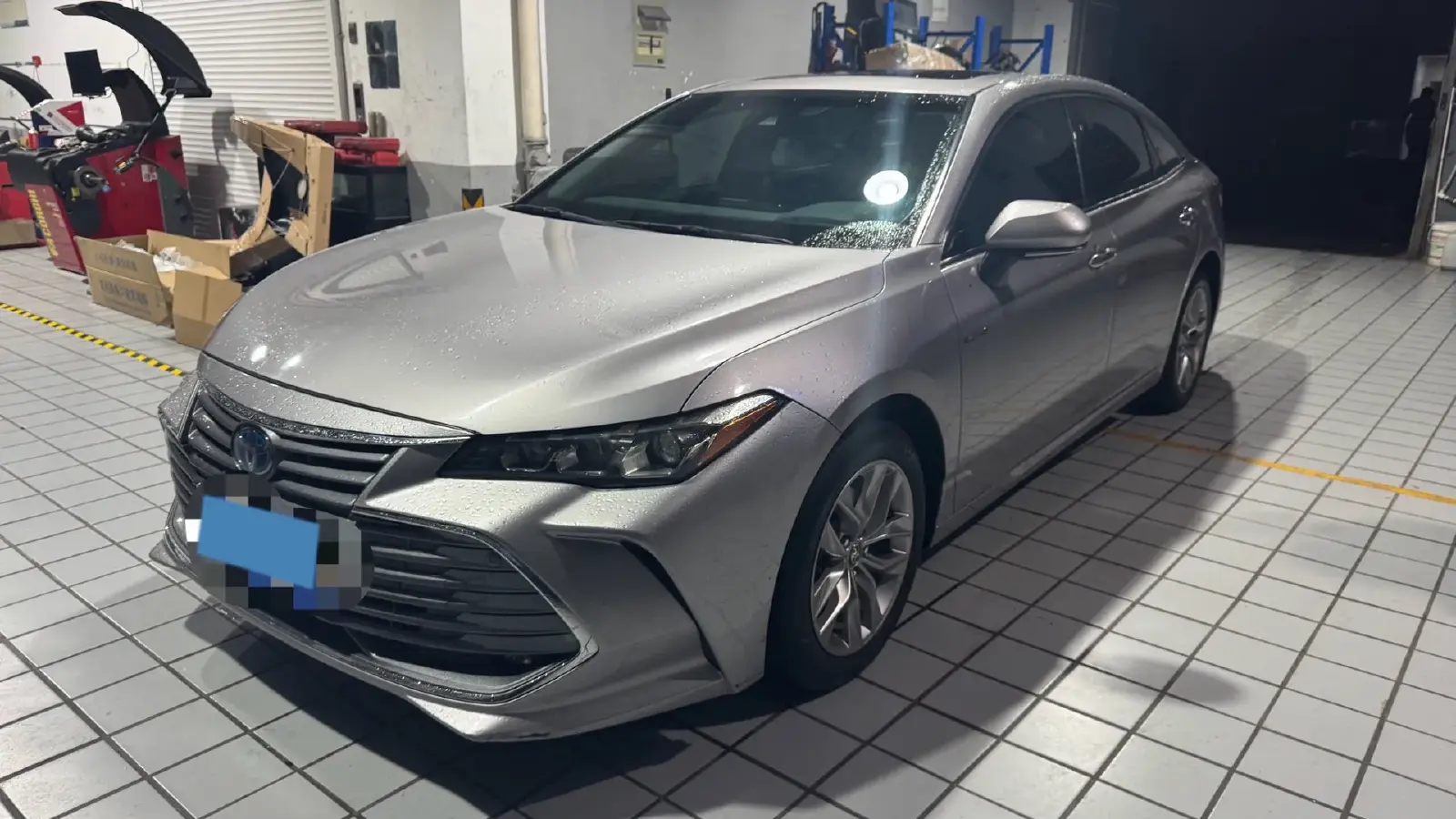2019 Toyota Avalon 2.5L 178HP L4 E-CVT Hybrid