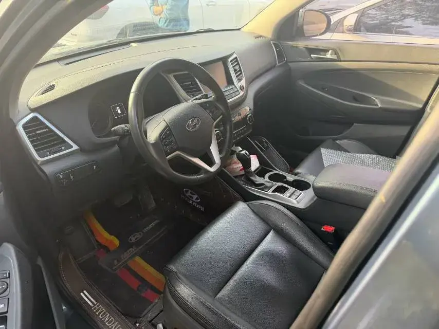 2018 HYUNDAI TUCSON thumbnail 3