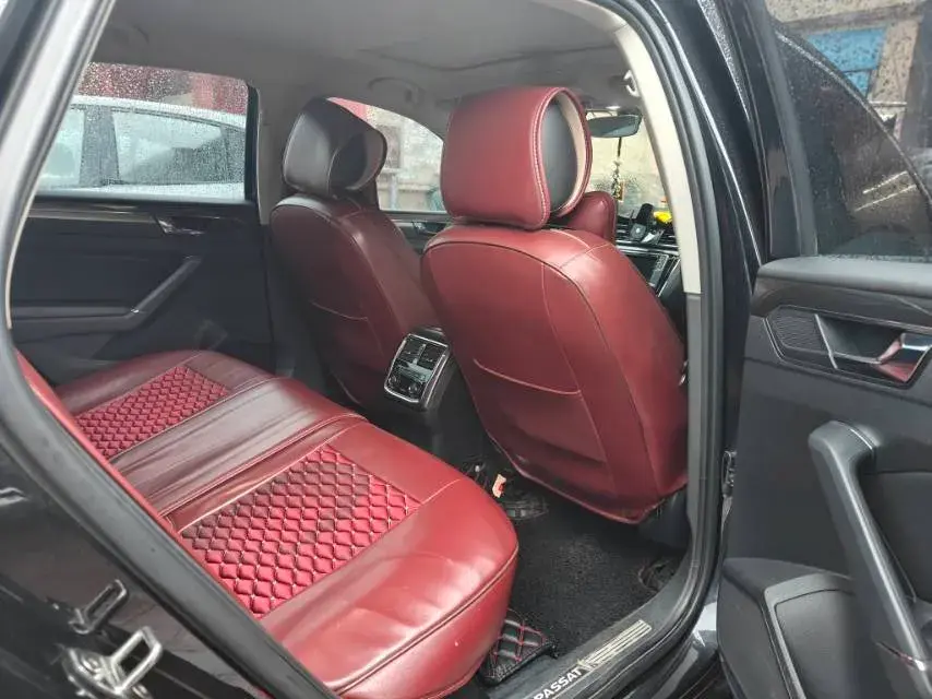 2017 VOLKSWAGEN PASSAT thumbnail 3