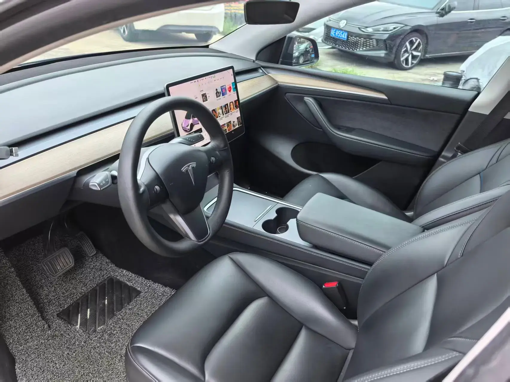 2021 TESLA MODEL thumbnail 4