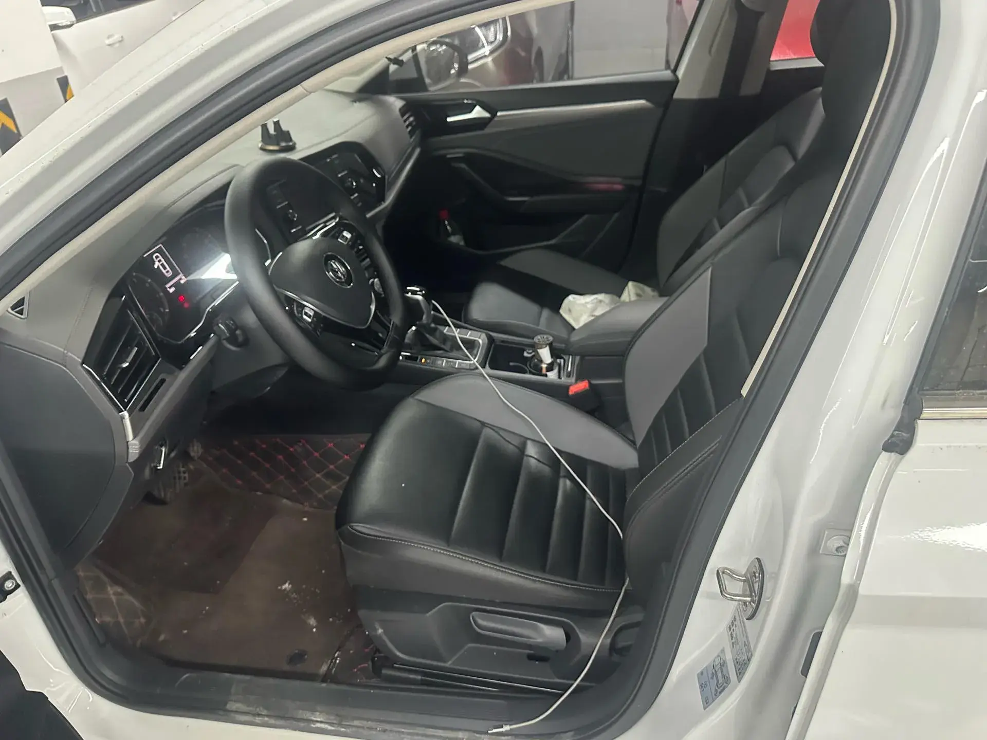 2019 VOLKSWAGEN SAGITAR thumbnail 4