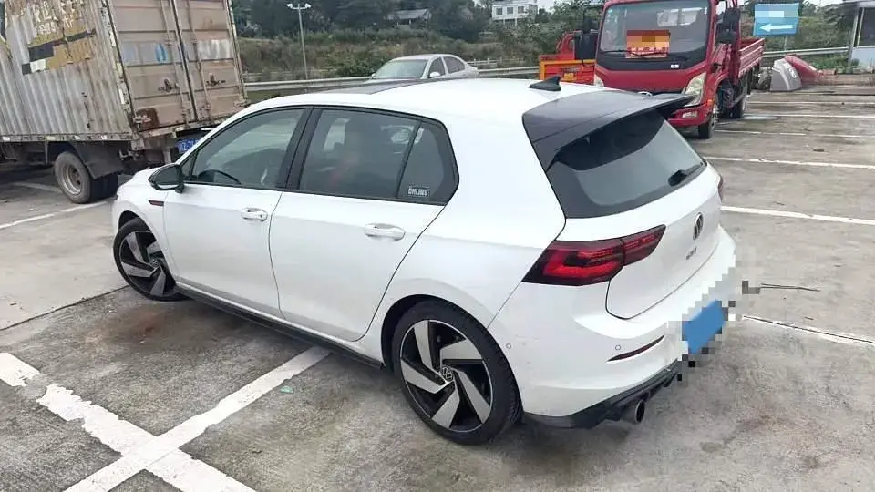 2021 VOLKSWAGEN GOLFGTI thumbnail 4