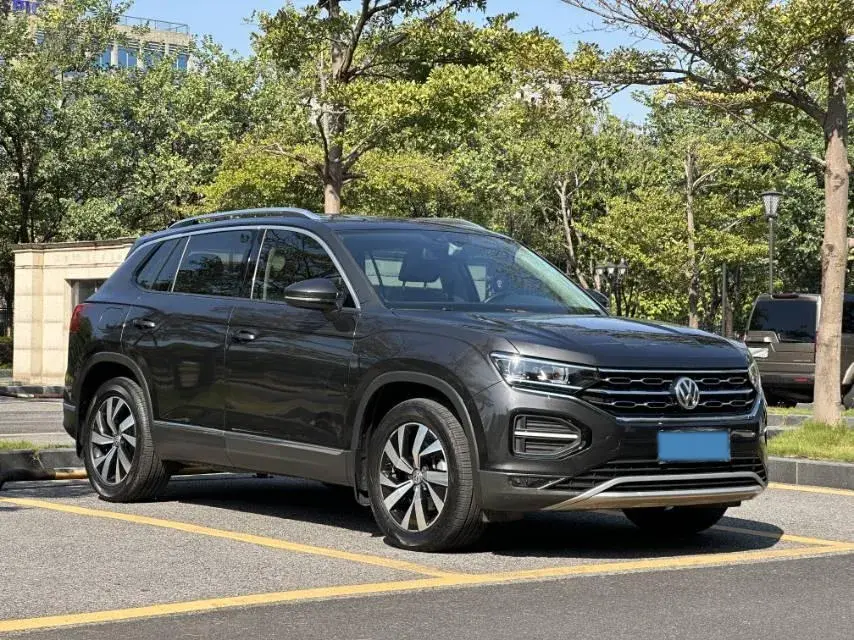 2019 VOLKSWAGEN TAYRON thumbnail 3