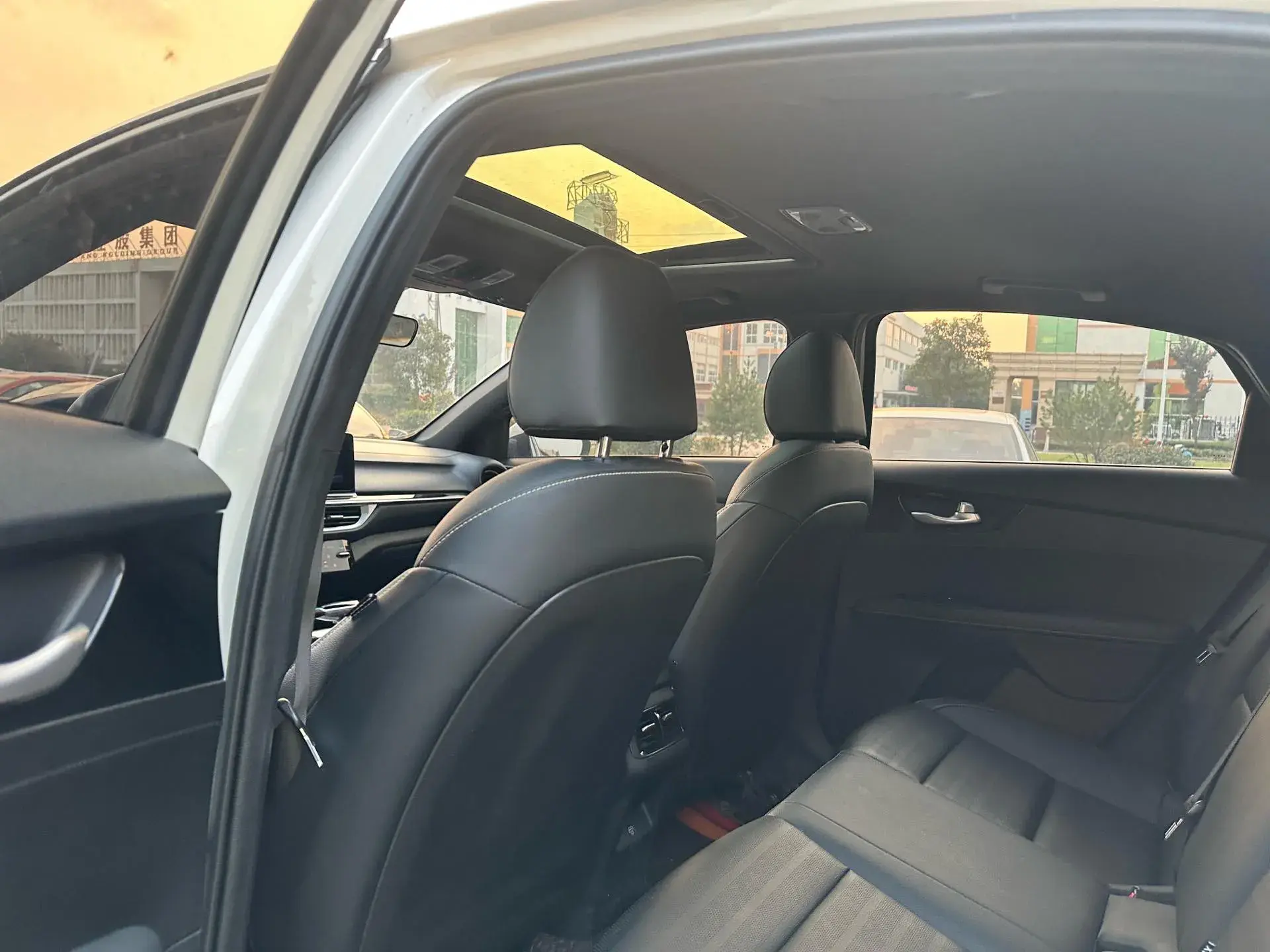 2023 KIA K3 thumbnail 4