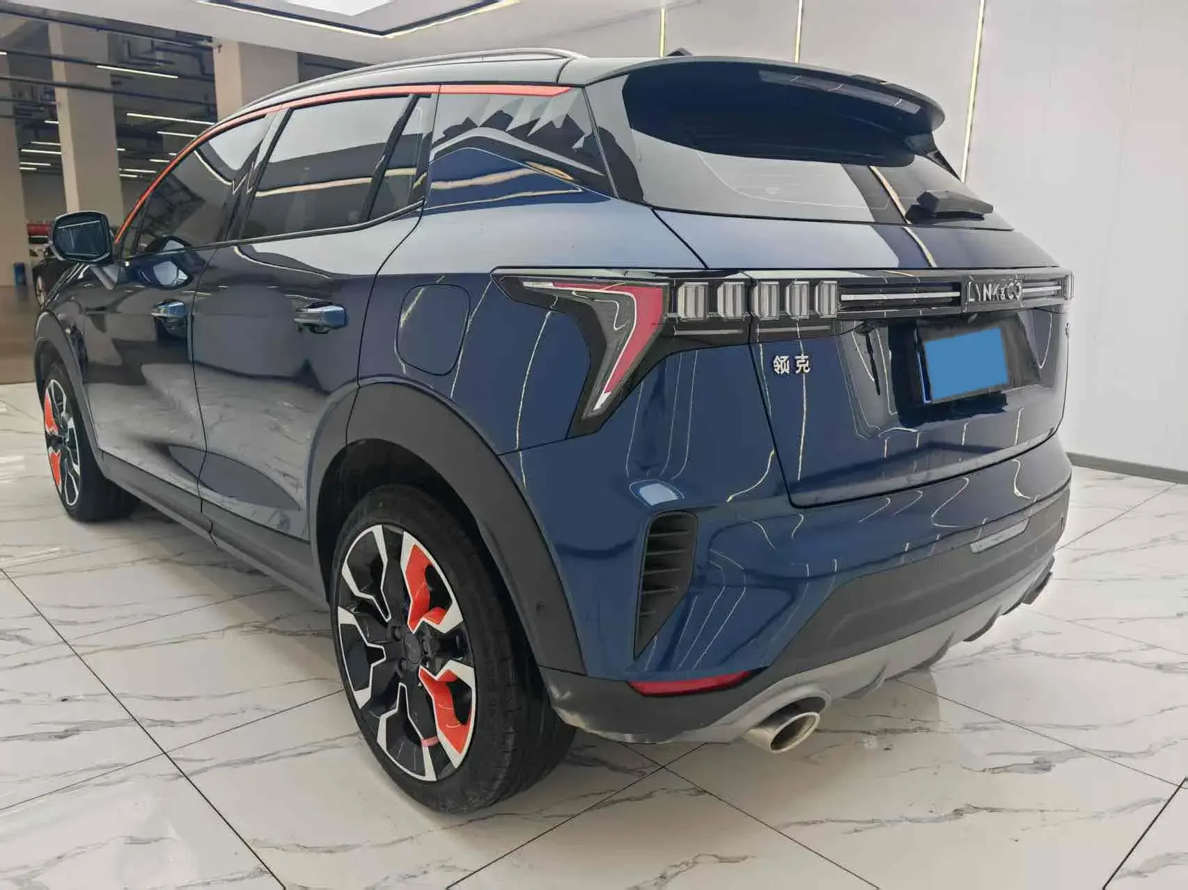 2020 LYNK&CO 06 thumbnail 4