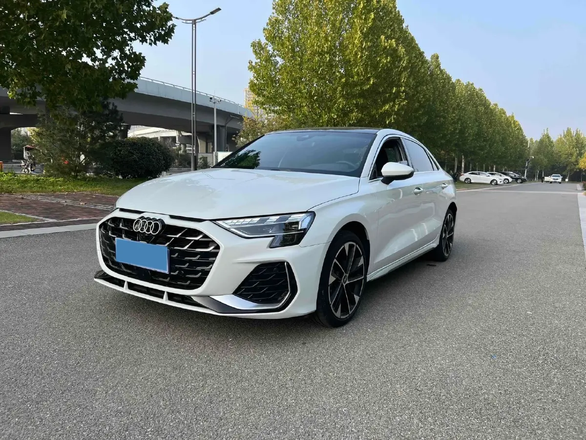 2025 Audi A3 1.5T 160HP L4 7DCT