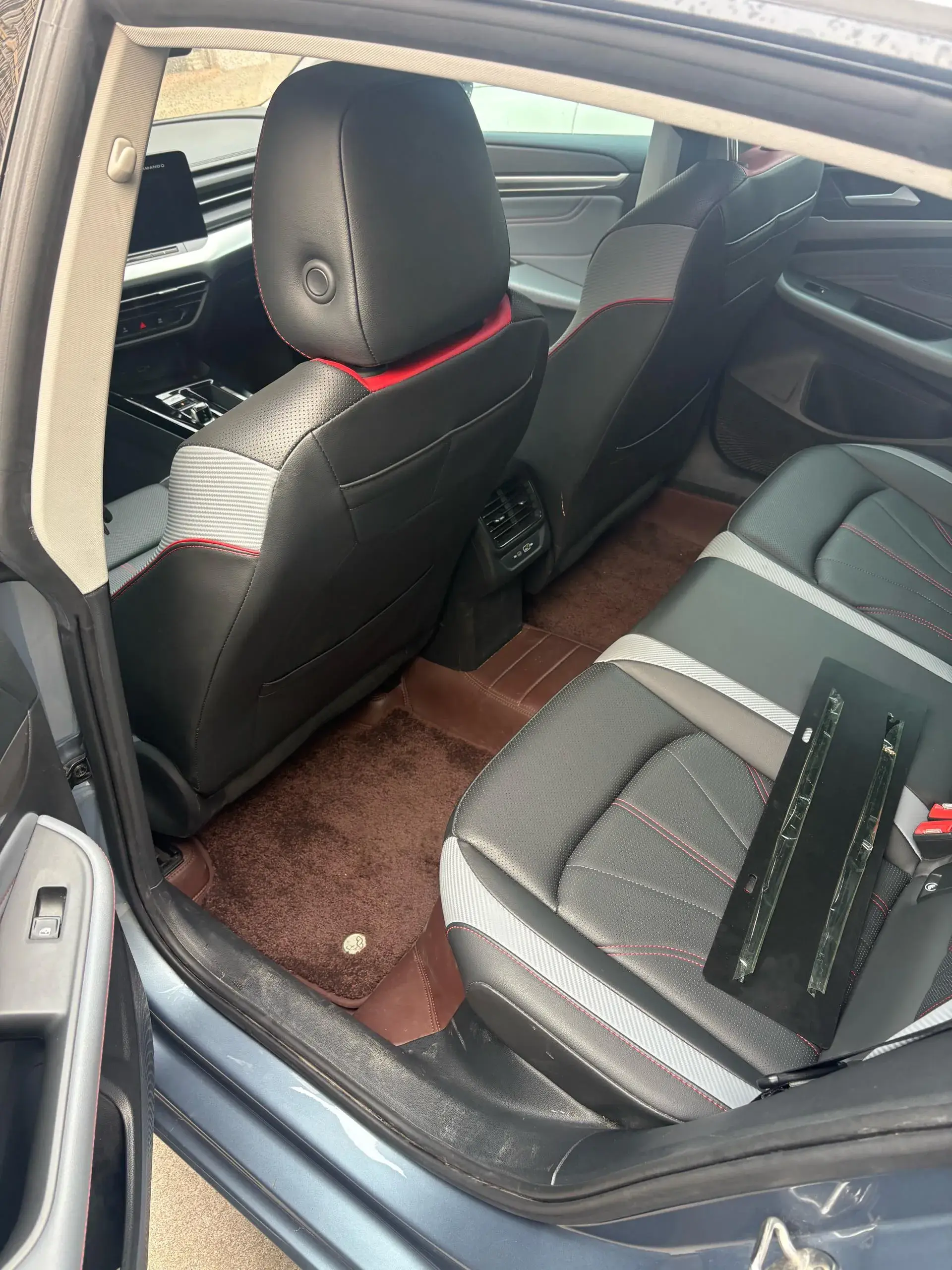 2022 VOLKSWAGEN LAMANDO thumbnail 3