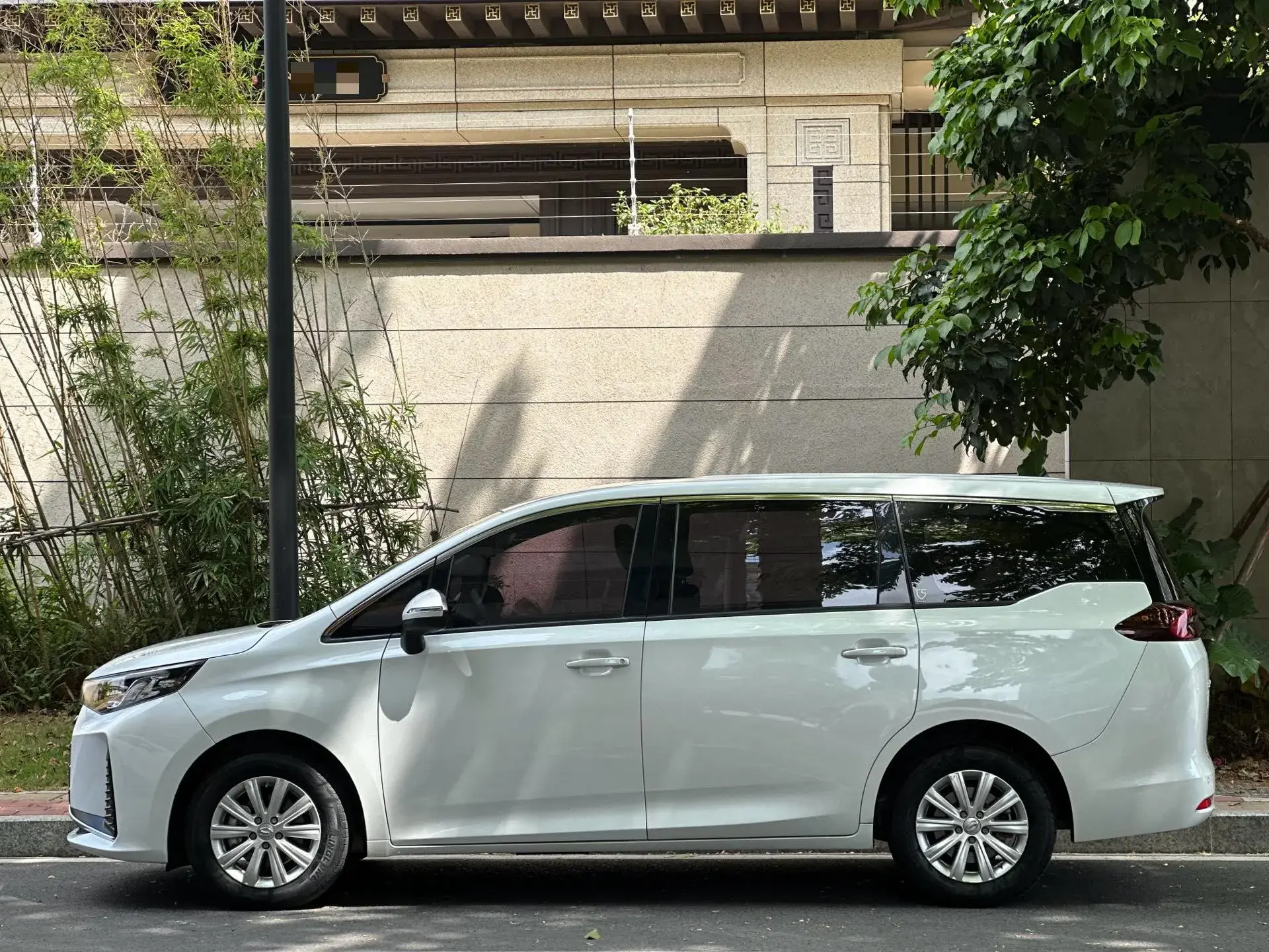 2021 GAC TRUMPCHI thumbnail 3