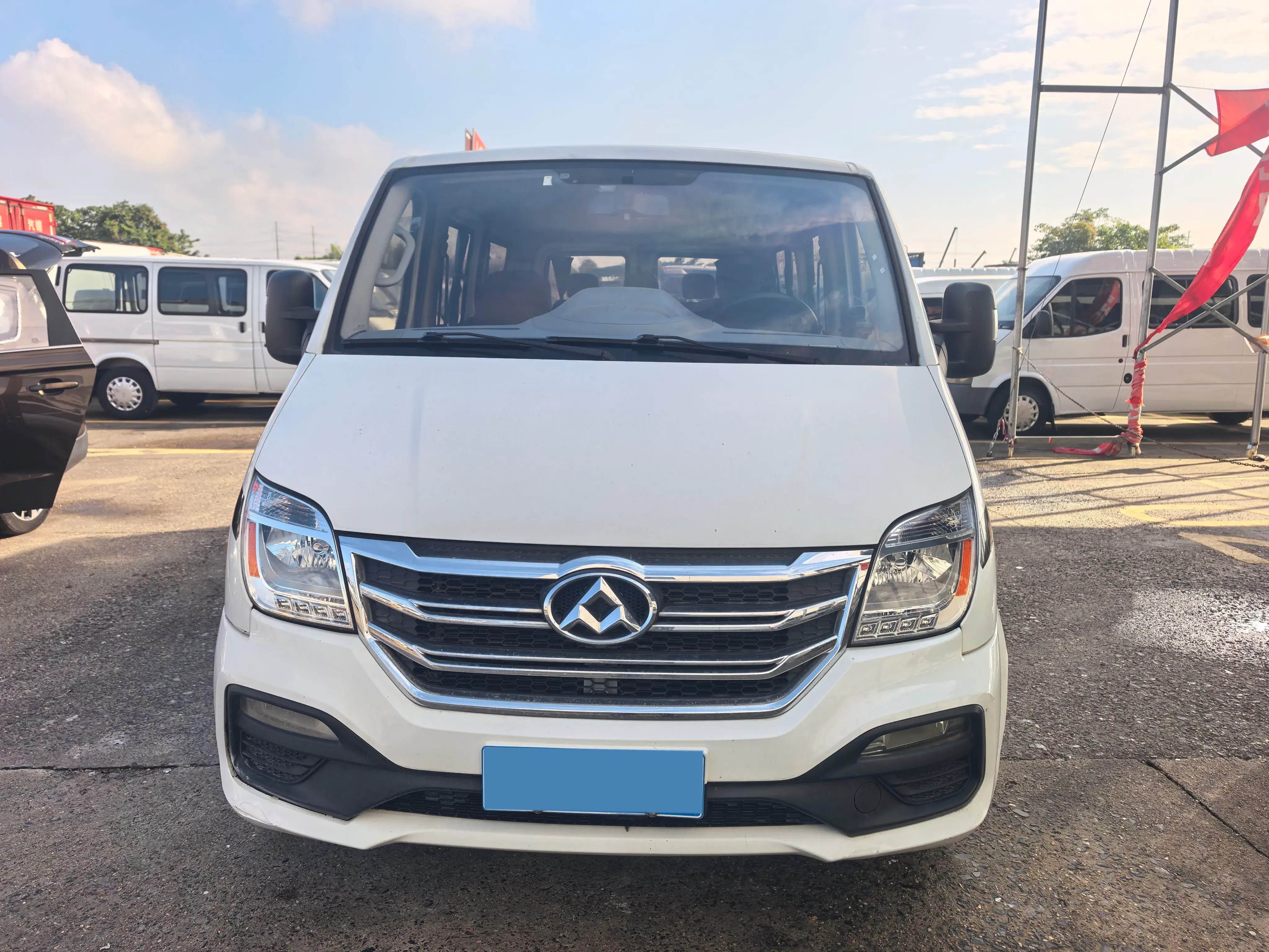 2013 MAXUS XINTU thumbnail 2