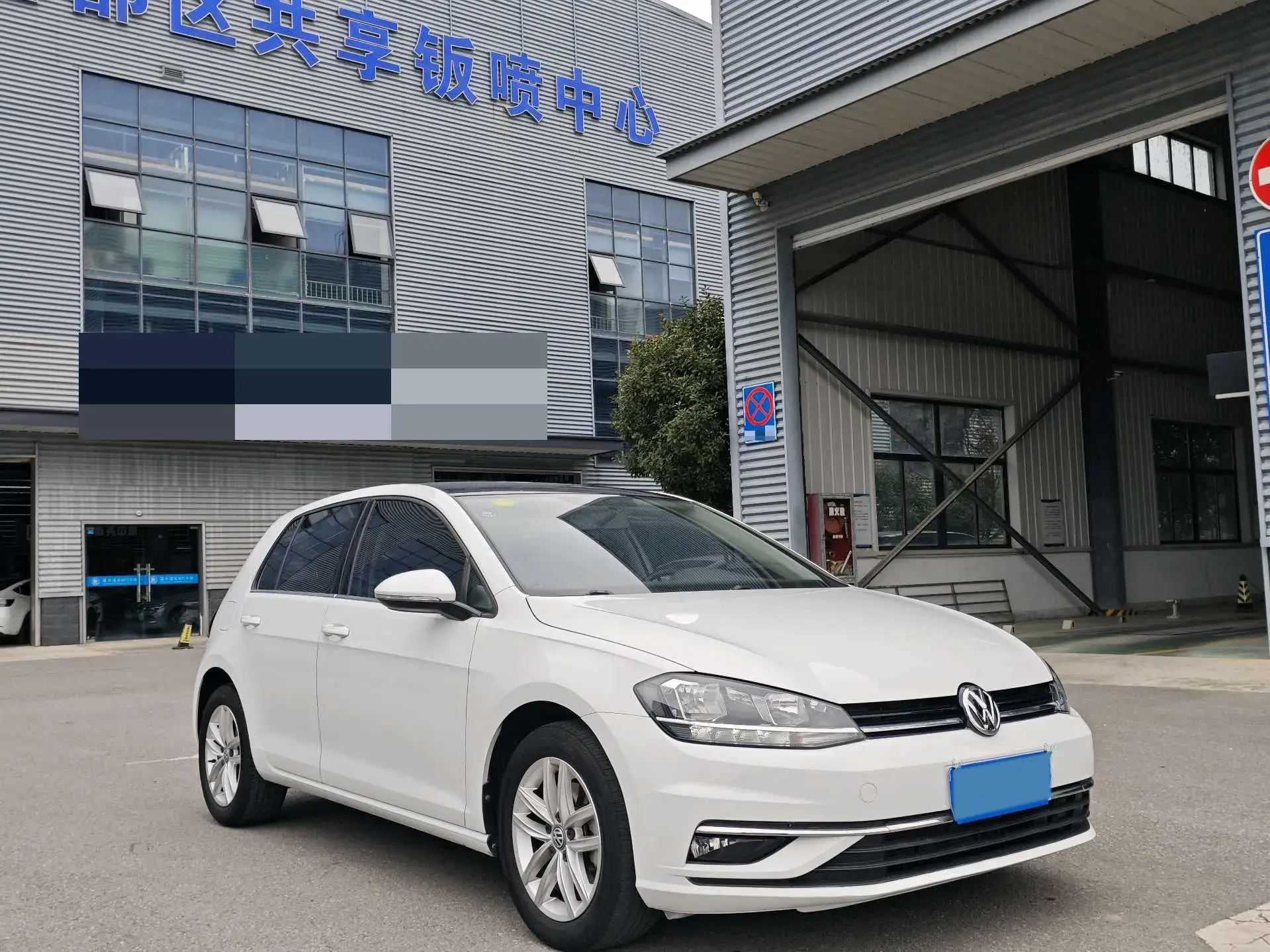 2019 VOLKSWAGEN GOLF thumbnail 3