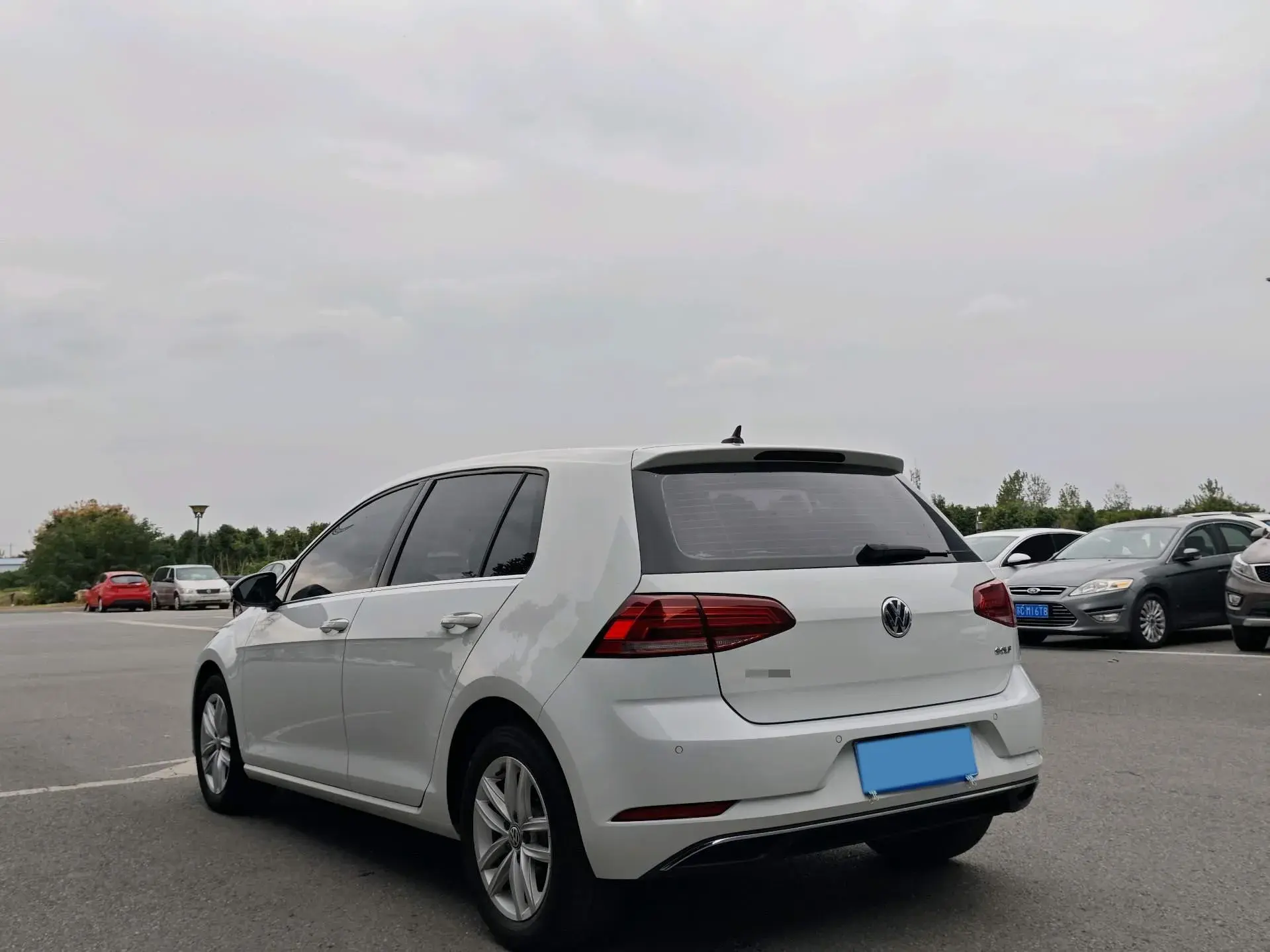 2019 VOLKSWAGEN GOLF thumbnail 4
