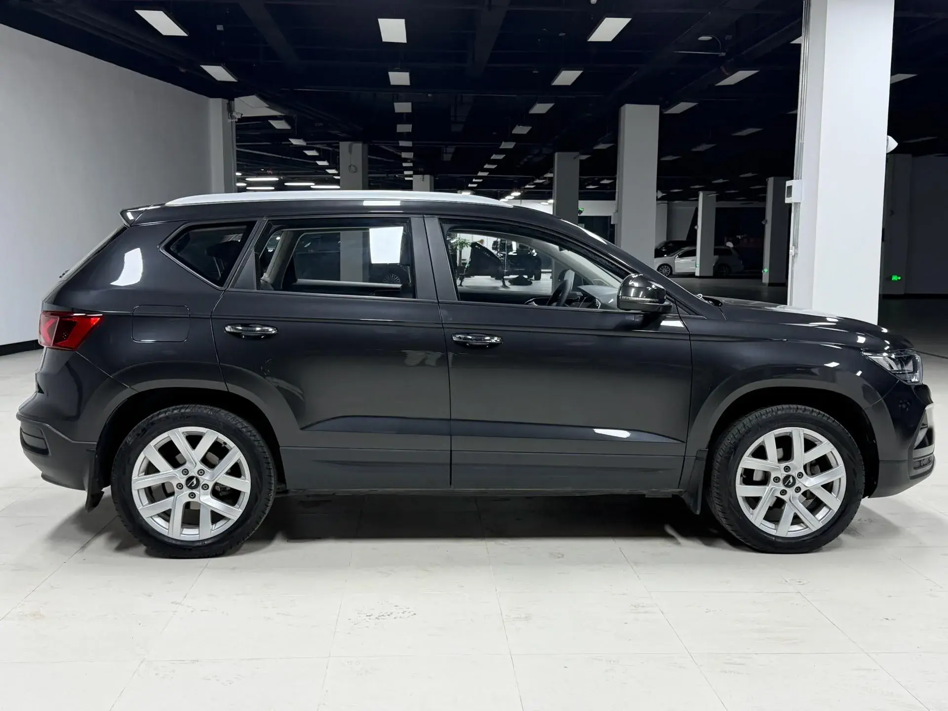 2022 JETTA VS5 thumbnail 4