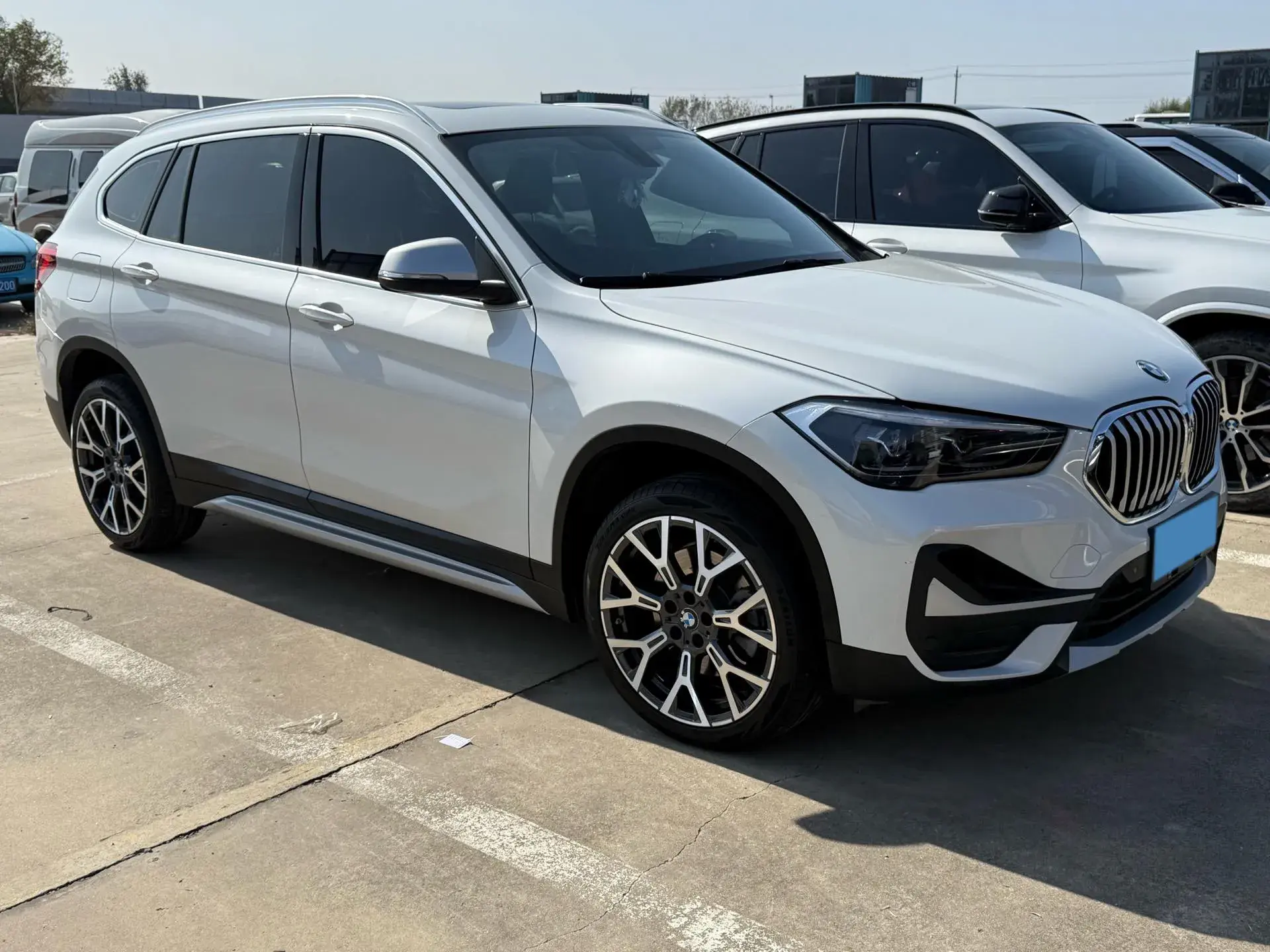 2022 BMW X1 thumbnail 2