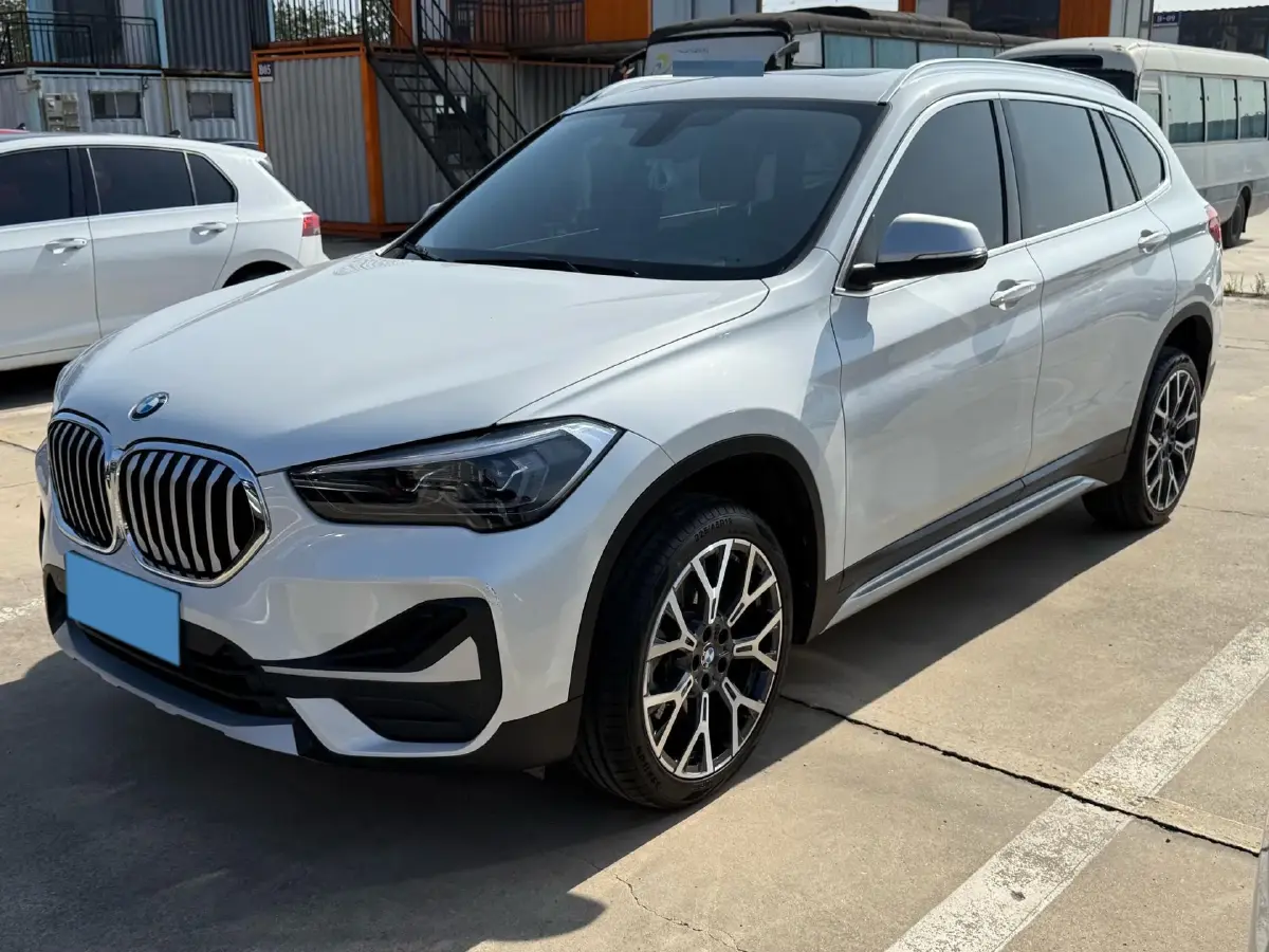 2022 BMW X1 2.0T 192HP L4 8AT