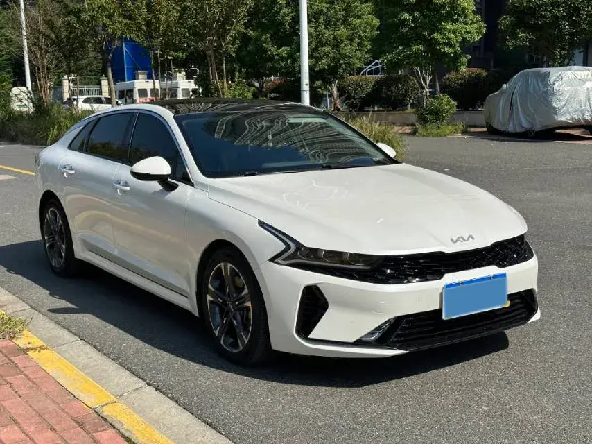 2021 KIA K5 thumbnail 2