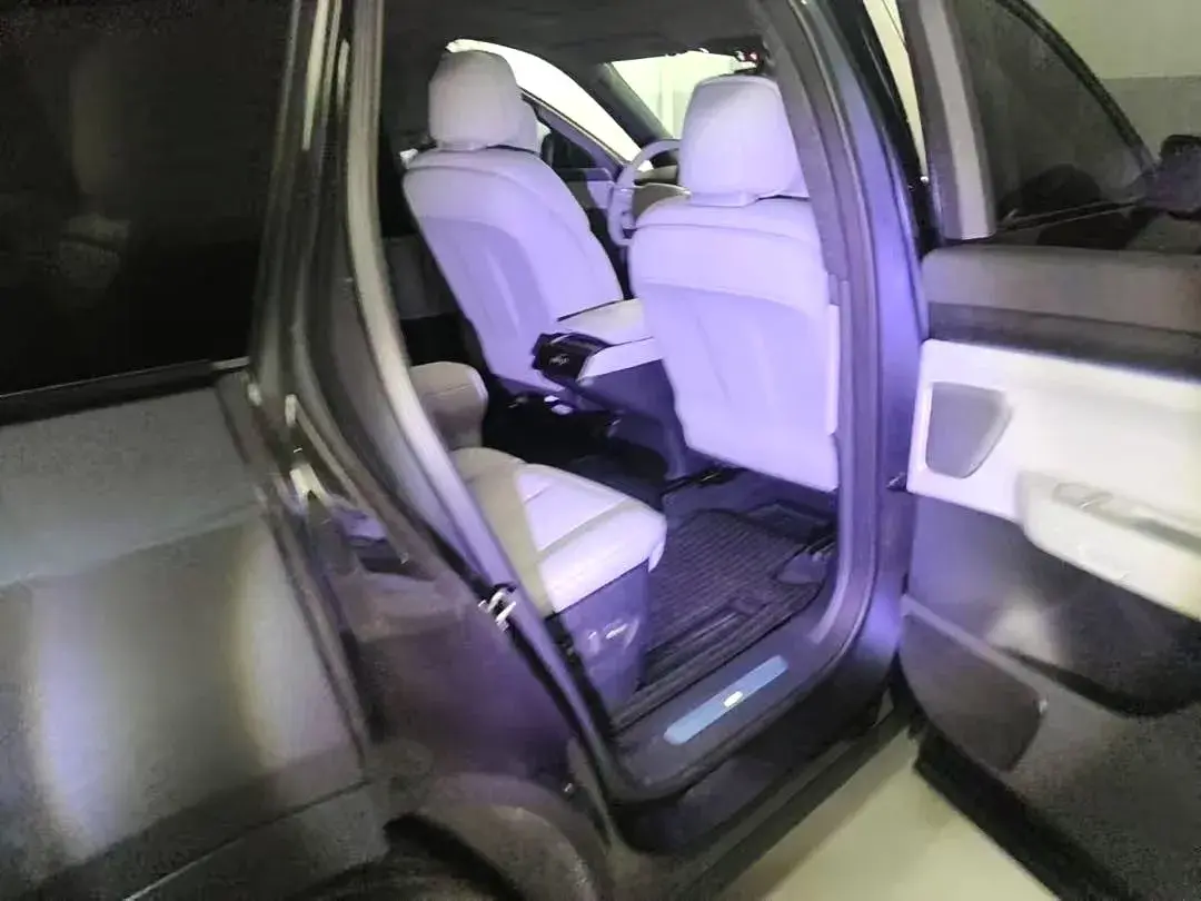 2024 NIO ES8 thumbnail 2