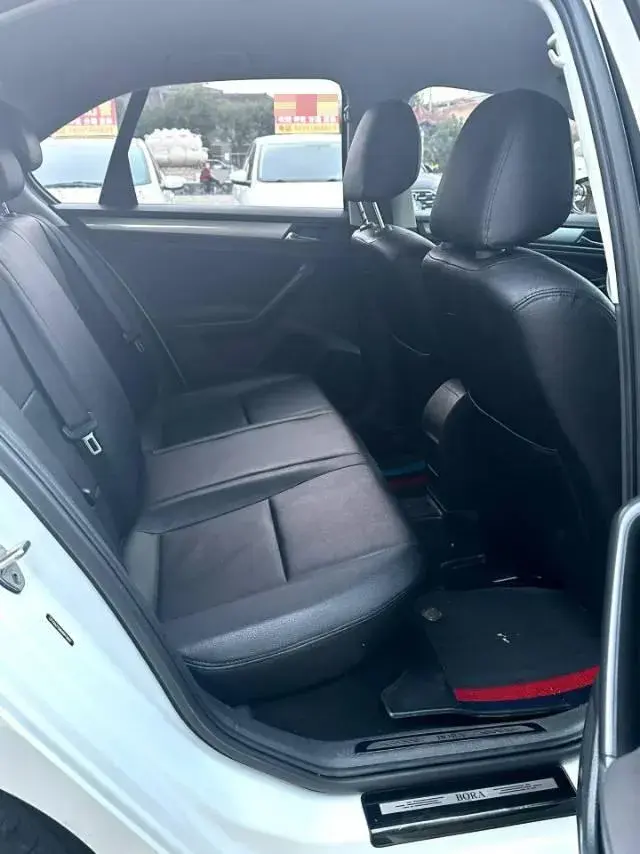 2019 VOLKSWAGEN BORA thumbnail 4