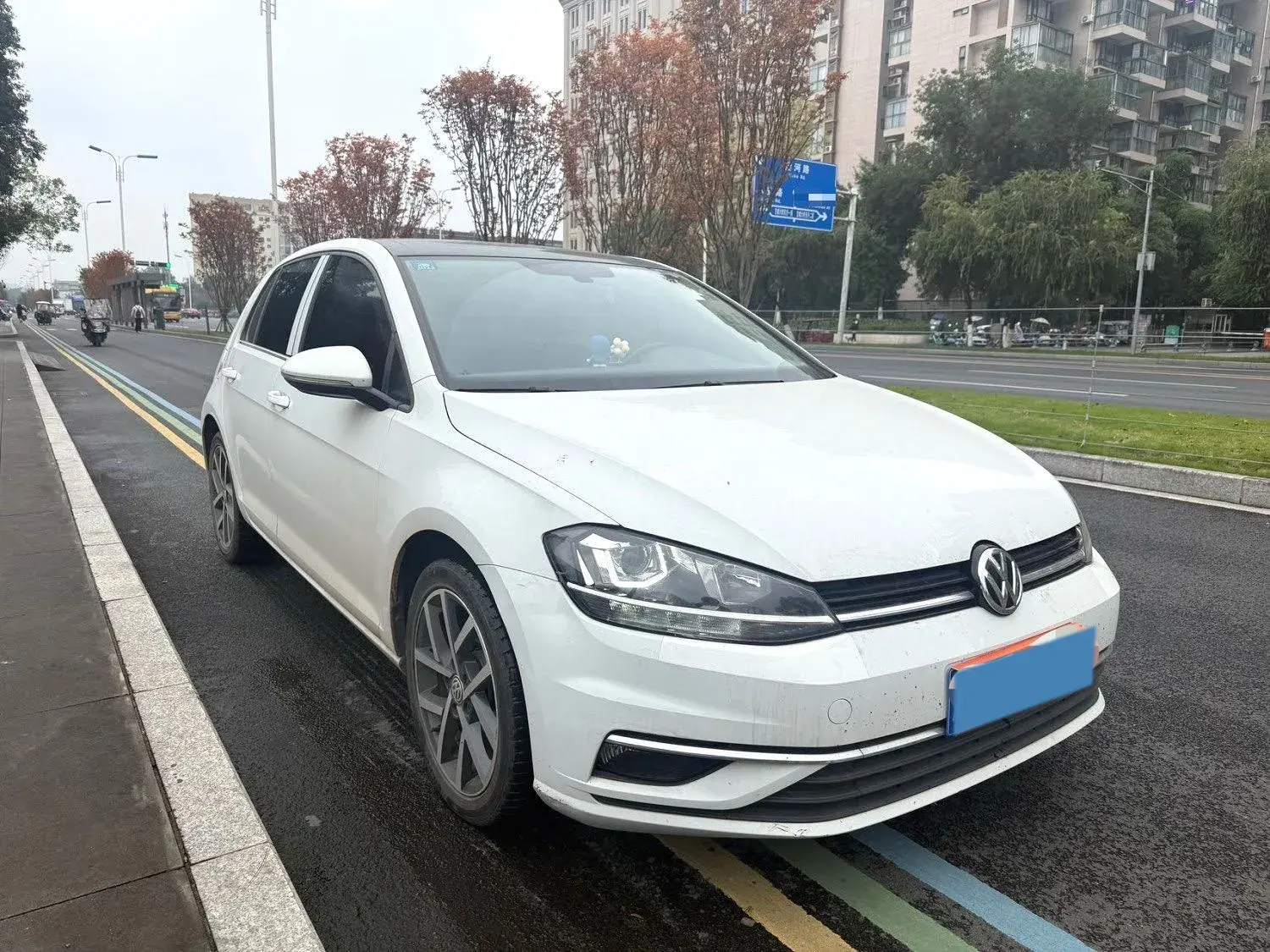 2020 VOLKSWAGEN GOLF thumbnail 3