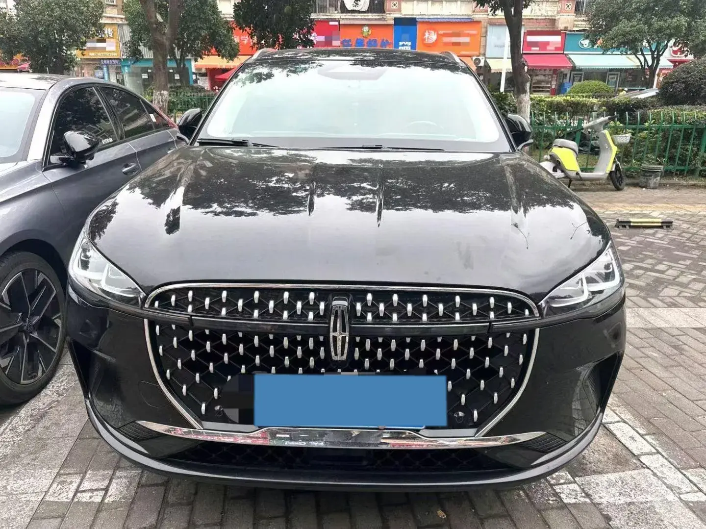 2023 LINCOLN CORSAIR thumbnail 2