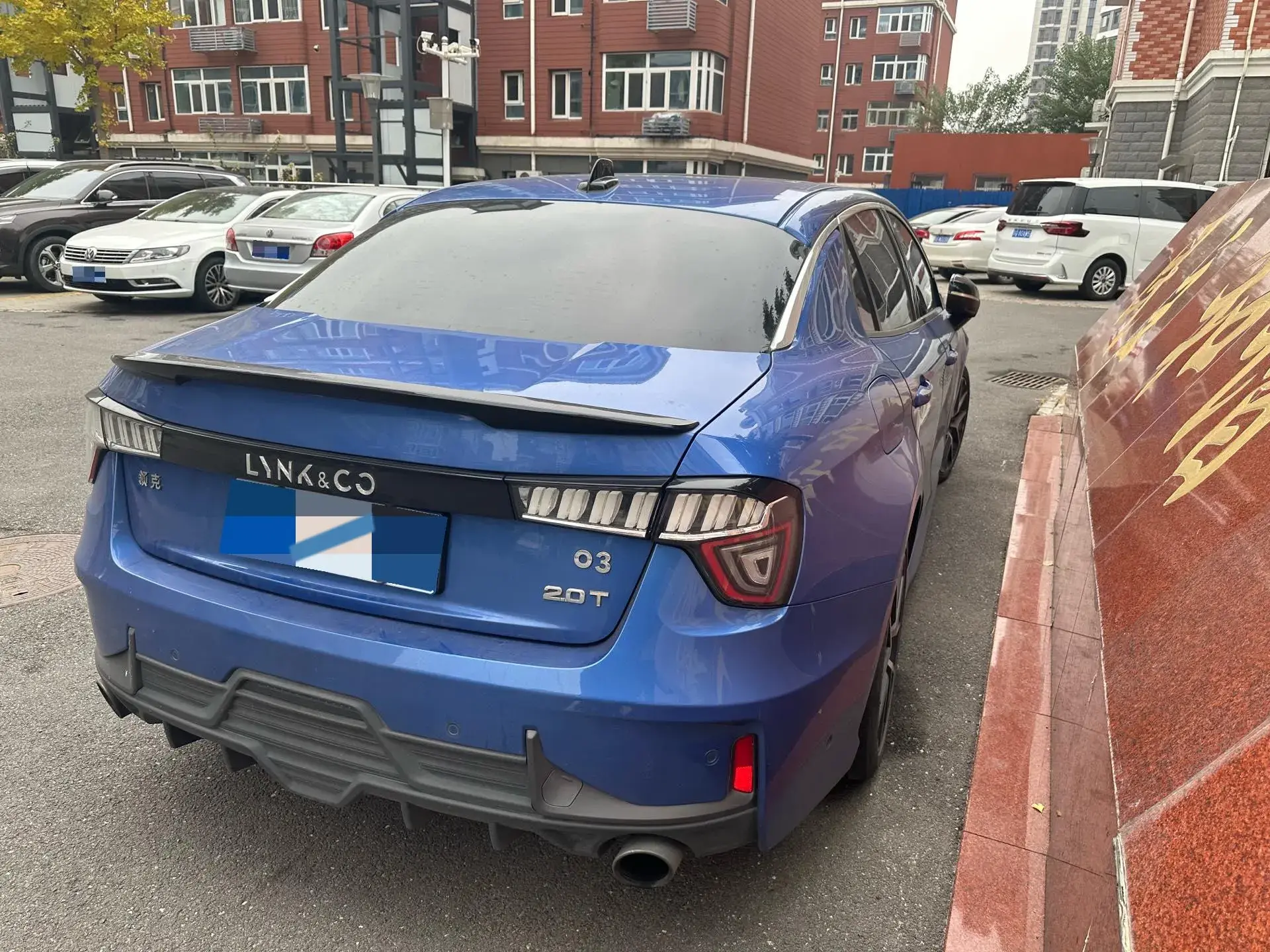 2019 LYNK&CO 03 thumbnail 4