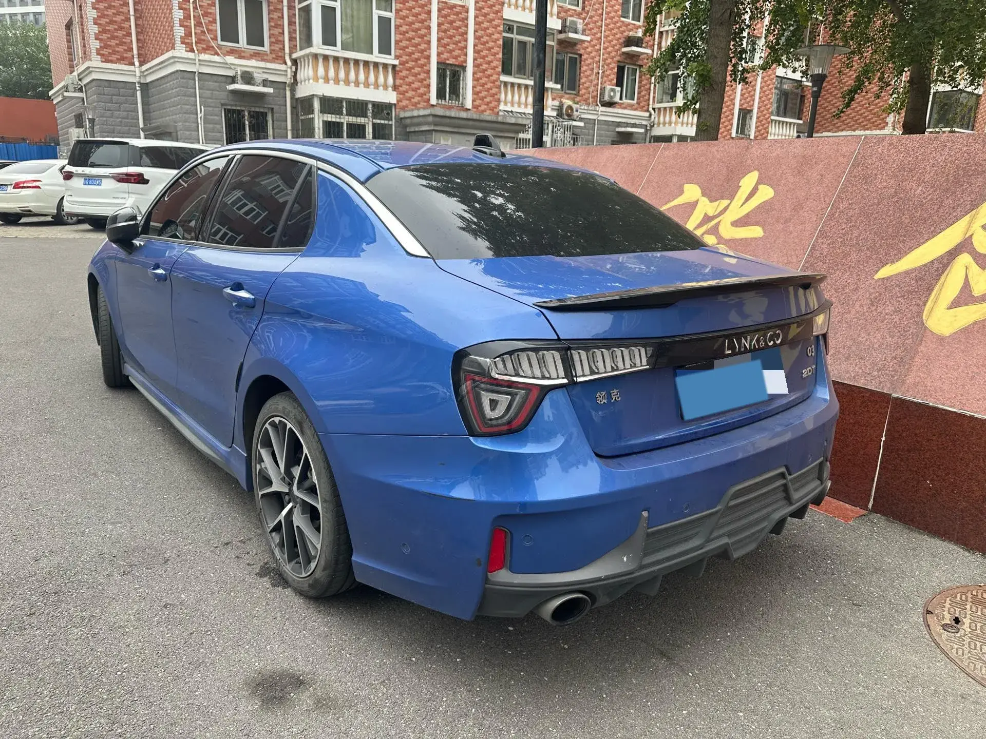 2019 LYNK&CO 03 thumbnail 3