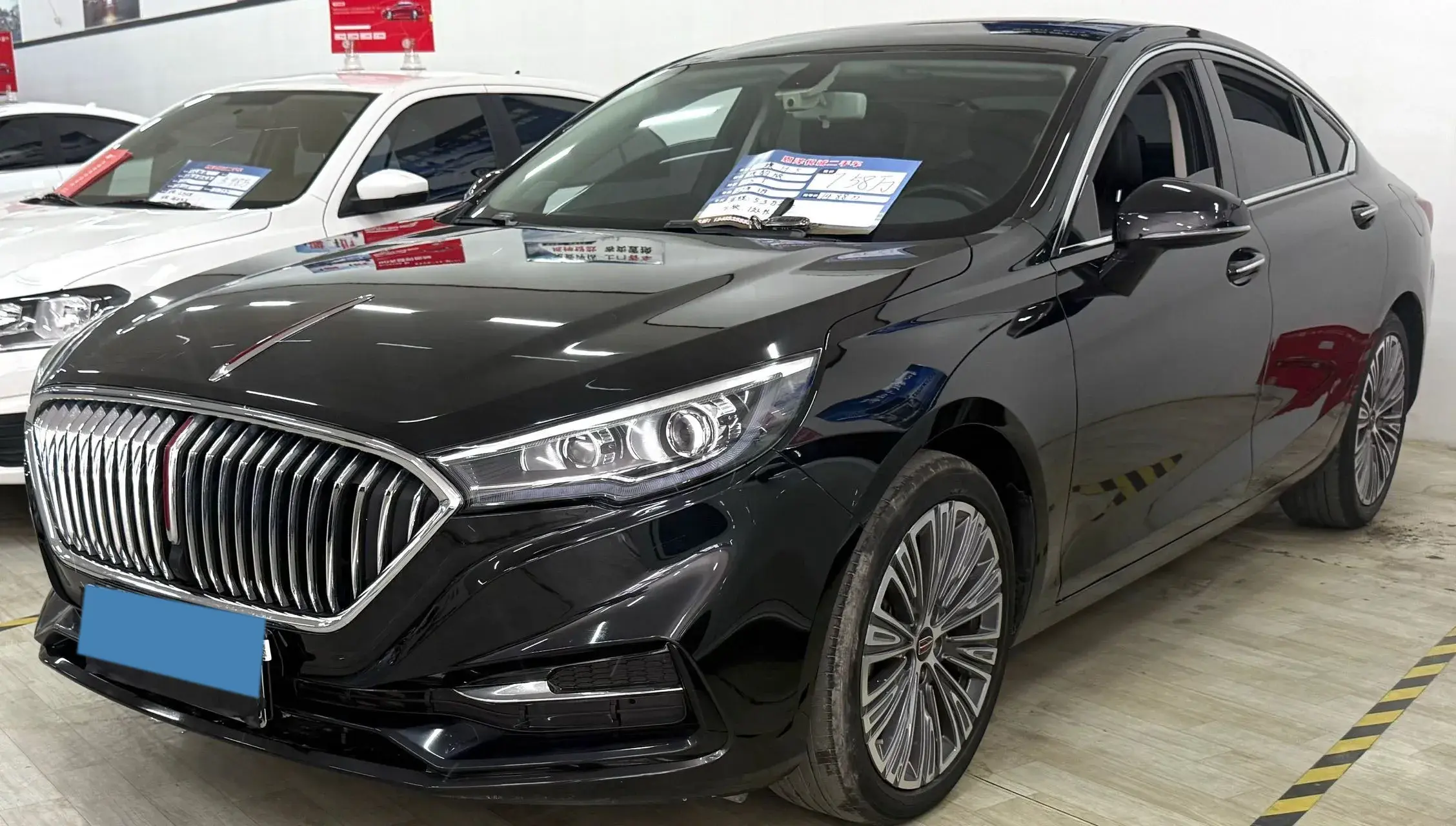 2022 HONGQI H5 view 1