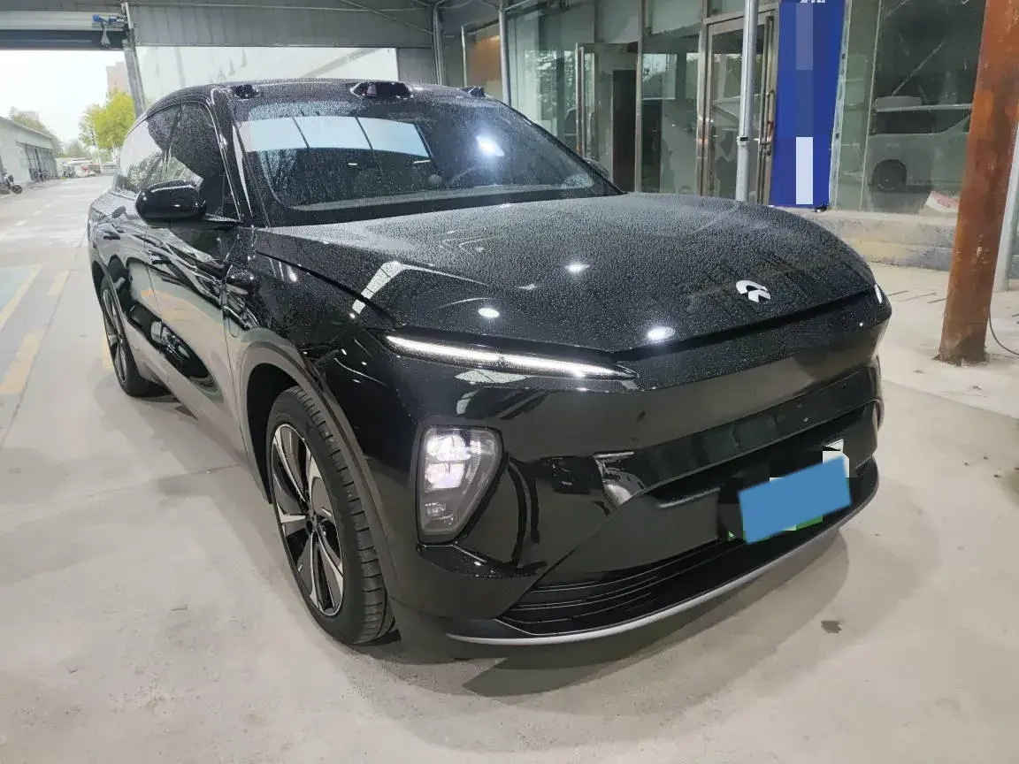 2023 NIO ES8 thumbnail 2