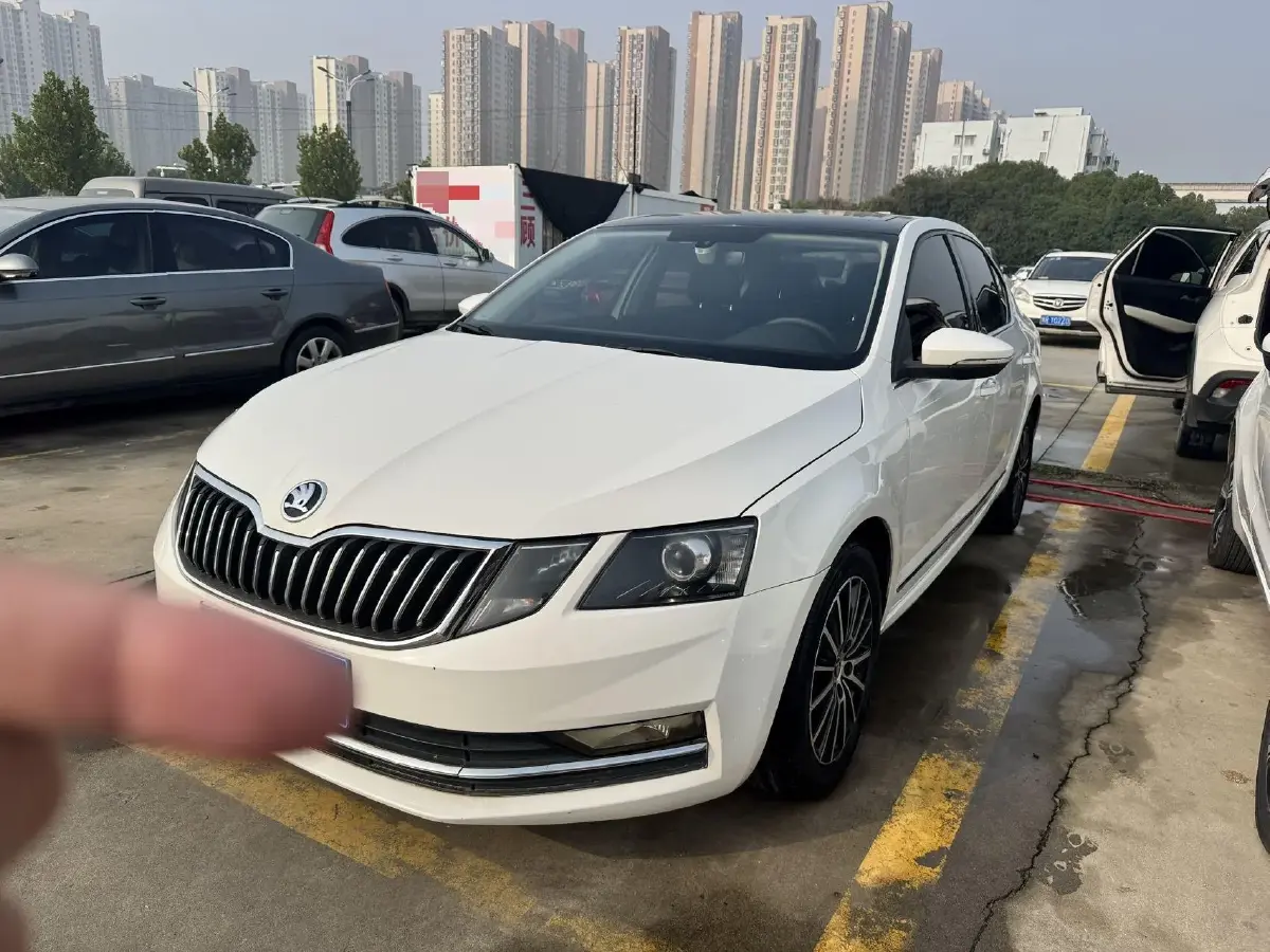 2018 Skoda Octavia 1.6L 110HP L4 6AT 2018 Skoda Octavia 1.6L 110HP L4 6AT